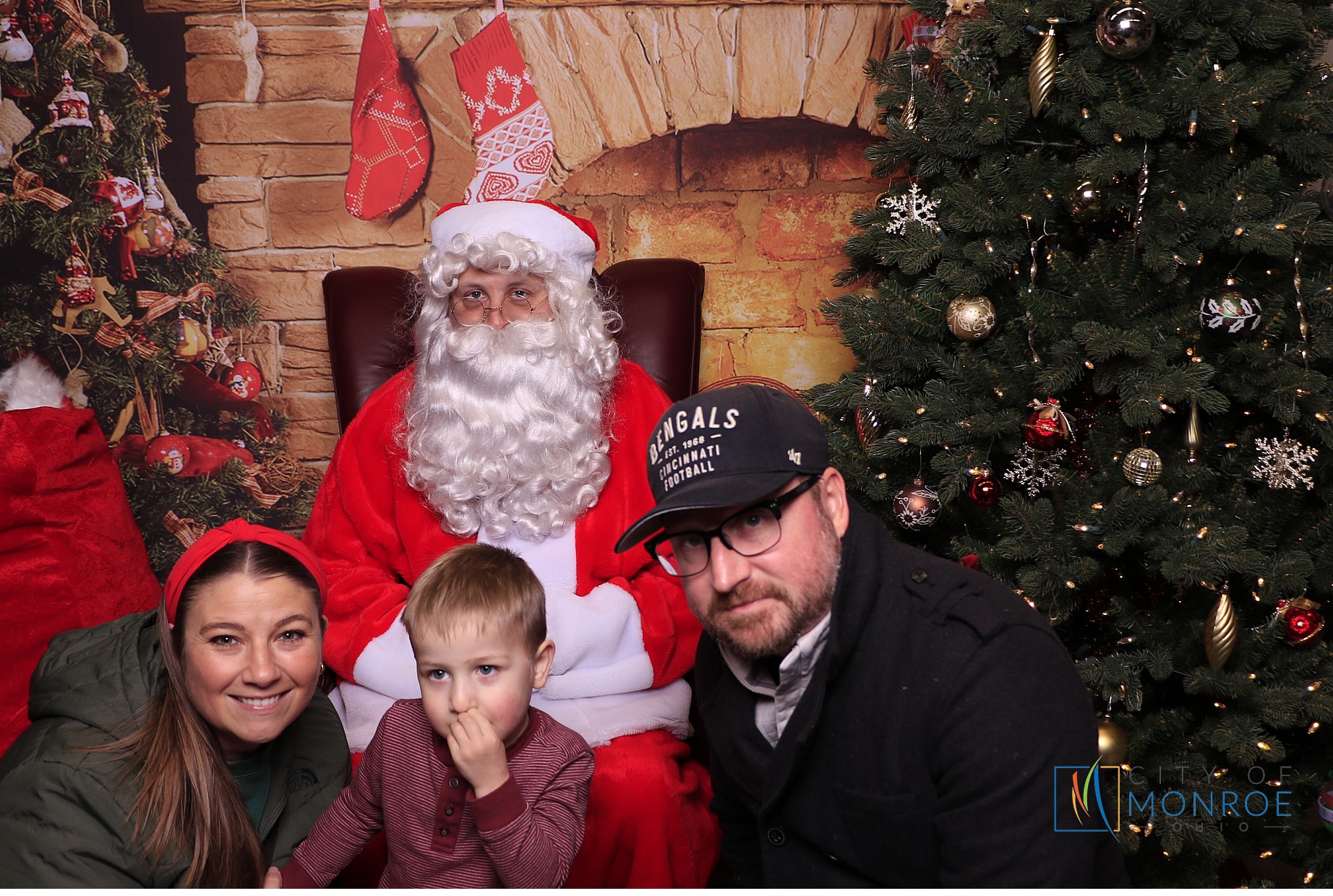 Monroe Christmas on the Plaza | View more photos from the event at gallery.photoboothcincy.com/u/PhotoBoothCincy/Monroe-Christmas-on-the-Plaza