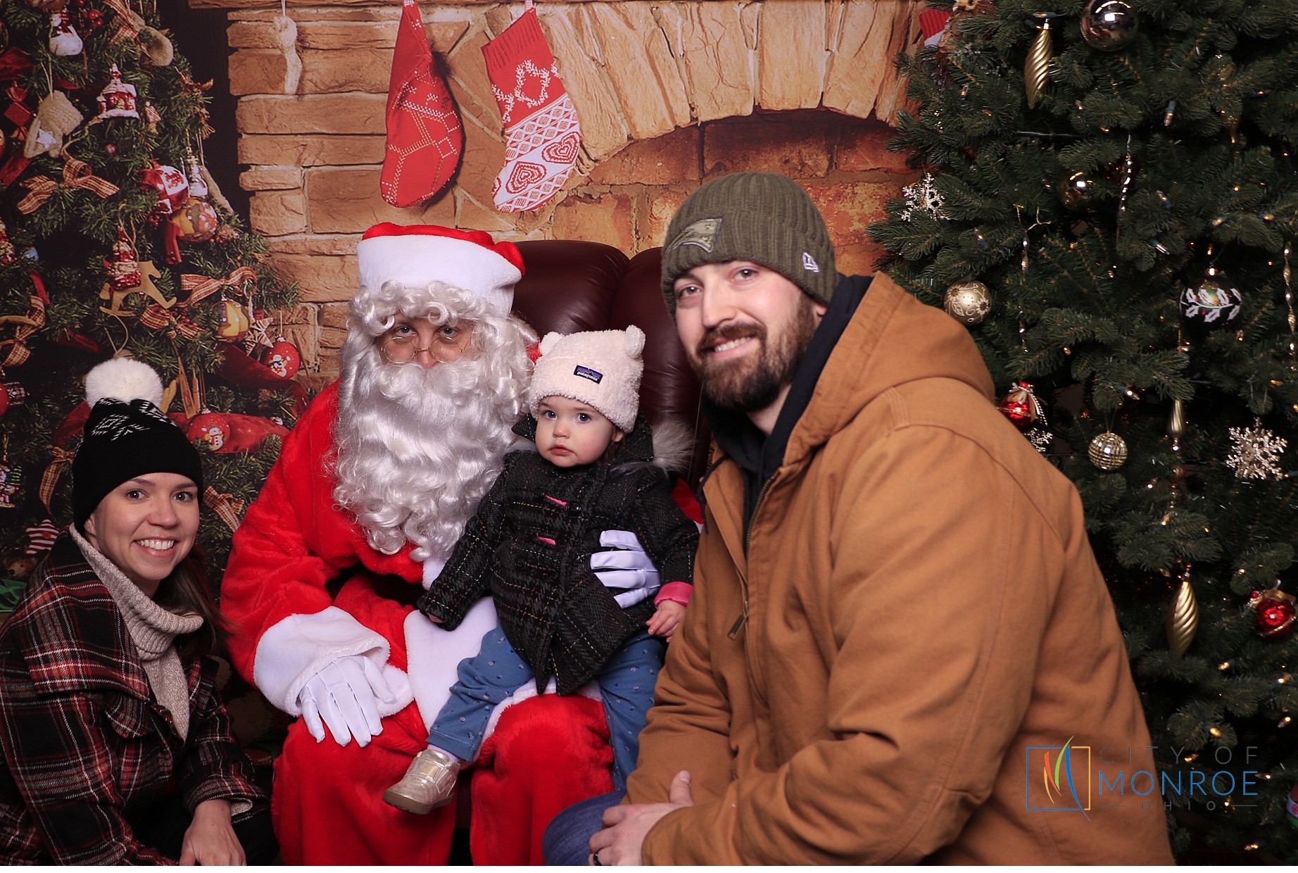 Monroe Christmas on the Plaza | View more photos from the event at gallery.photoboothcincy.com/u/PhotoBoothCincy/Monroe-Christmas-on-the-Plaza