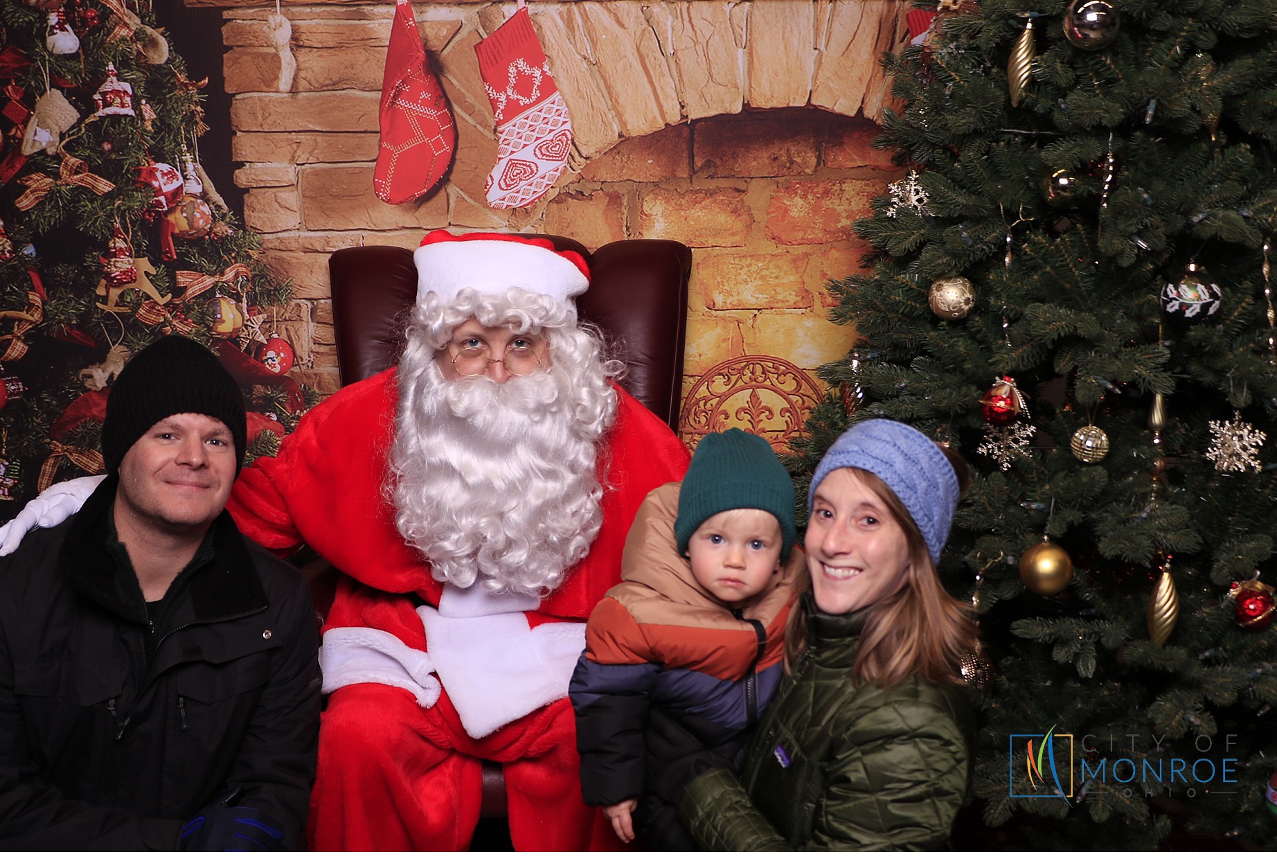 Monroe Christmas on the Plaza | View more photos from the event at gallery.photoboothcincy.com/u/PhotoBoothCincy/Monroe-Christmas-on-the-Plaza