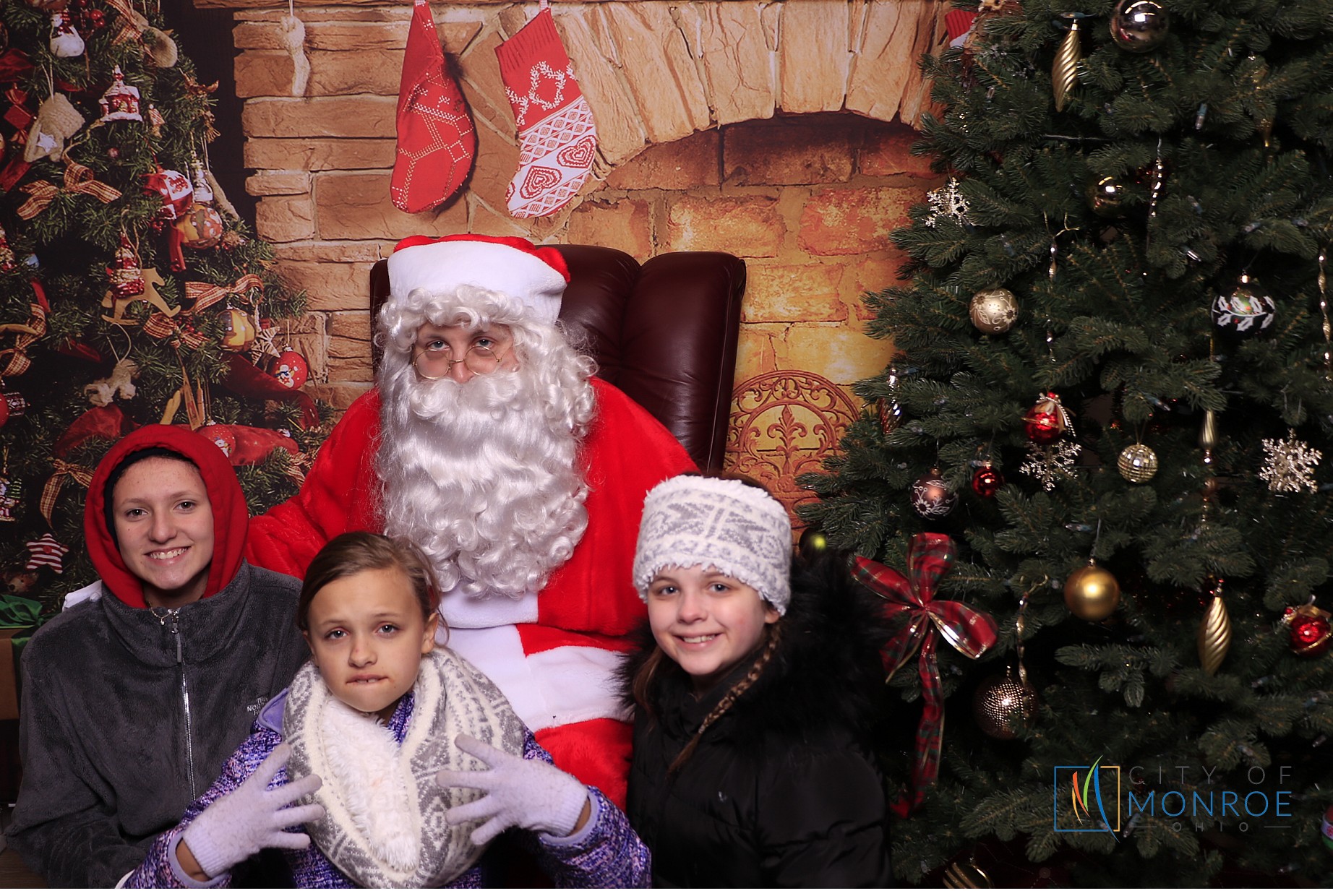 Monroe Christmas on the Plaza | View more photos from the event at gallery.photoboothcincy.com/u/PhotoBoothCincy/Monroe-Christmas-on-the-Plaza