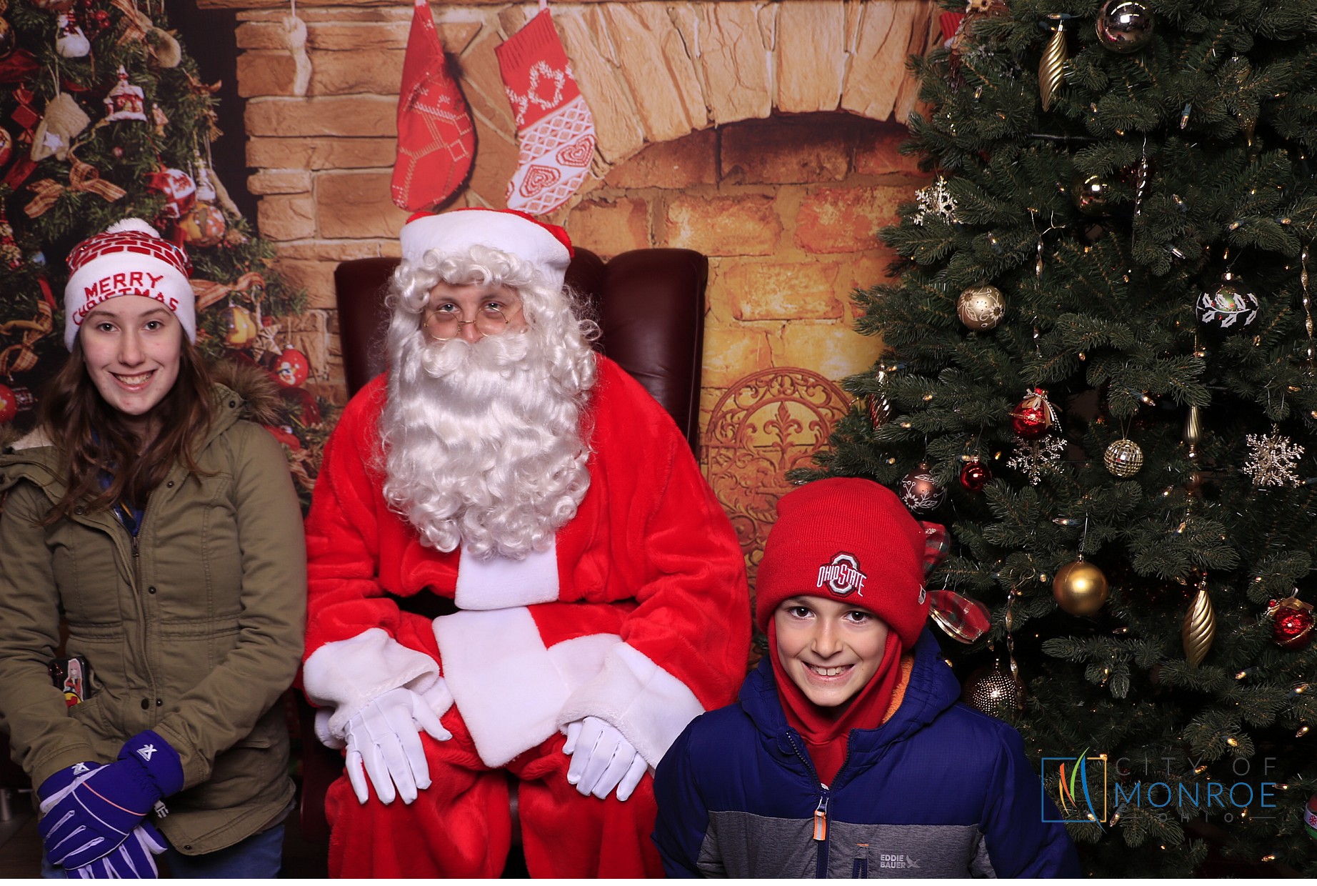 Monroe Christmas on the Plaza | View more photos from the event at gallery.photoboothcincy.com/u/PhotoBoothCincy/Monroe-Christmas-on-the-Plaza