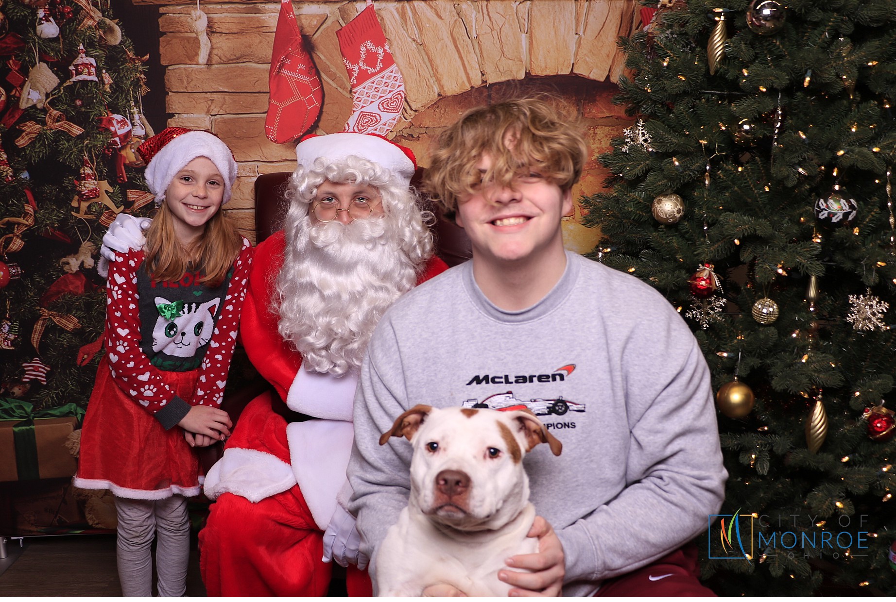 Monroe Christmas on the Plaza | View more photos from the event at gallery.photoboothcincy.com/u/PhotoBoothCincy/Monroe-Christmas-on-the-Plaza