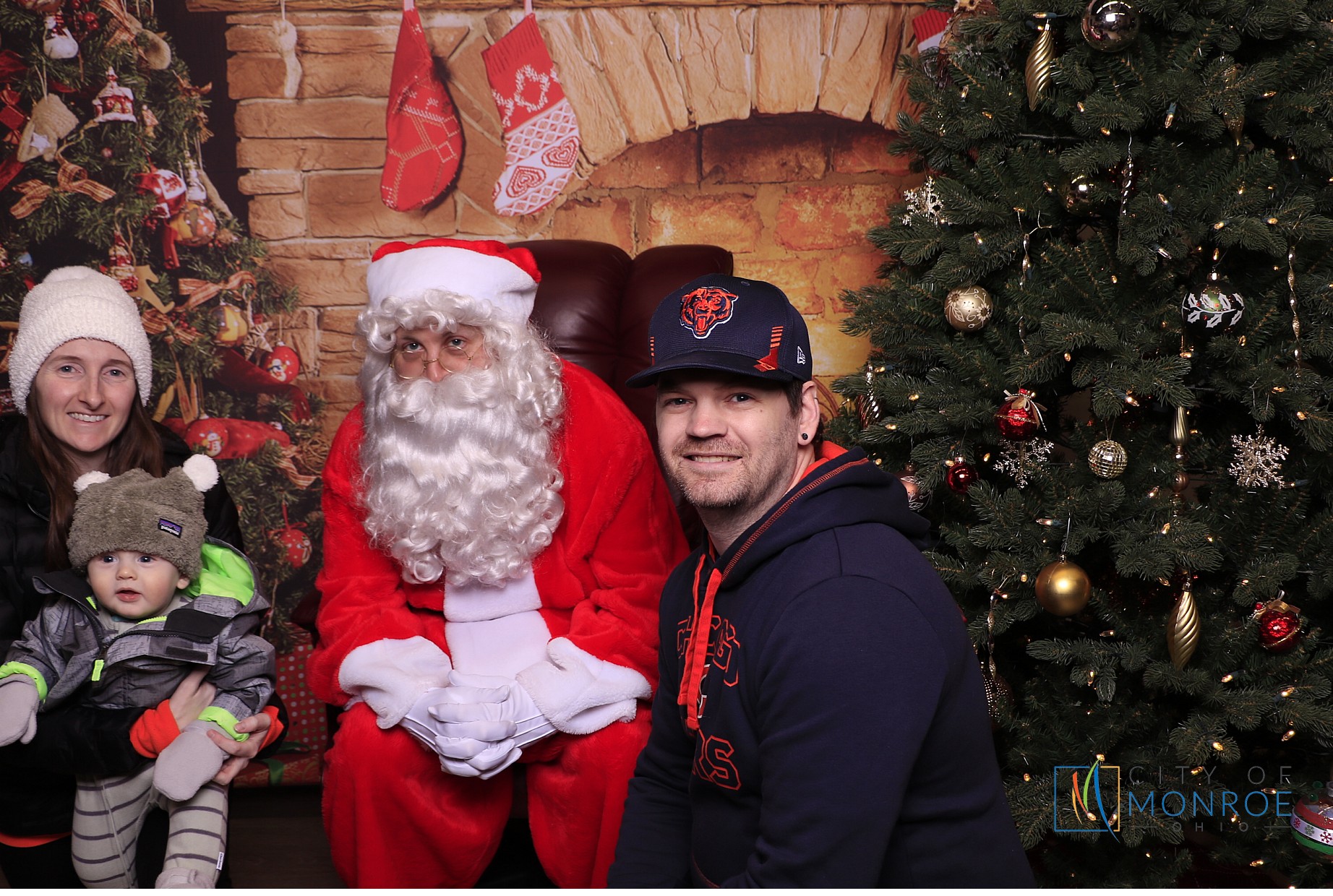 Monroe Christmas on the Plaza | View more photos from the event at gallery.photoboothcincy.com/u/PhotoBoothCincy/Monroe-Christmas-on-the-Plaza