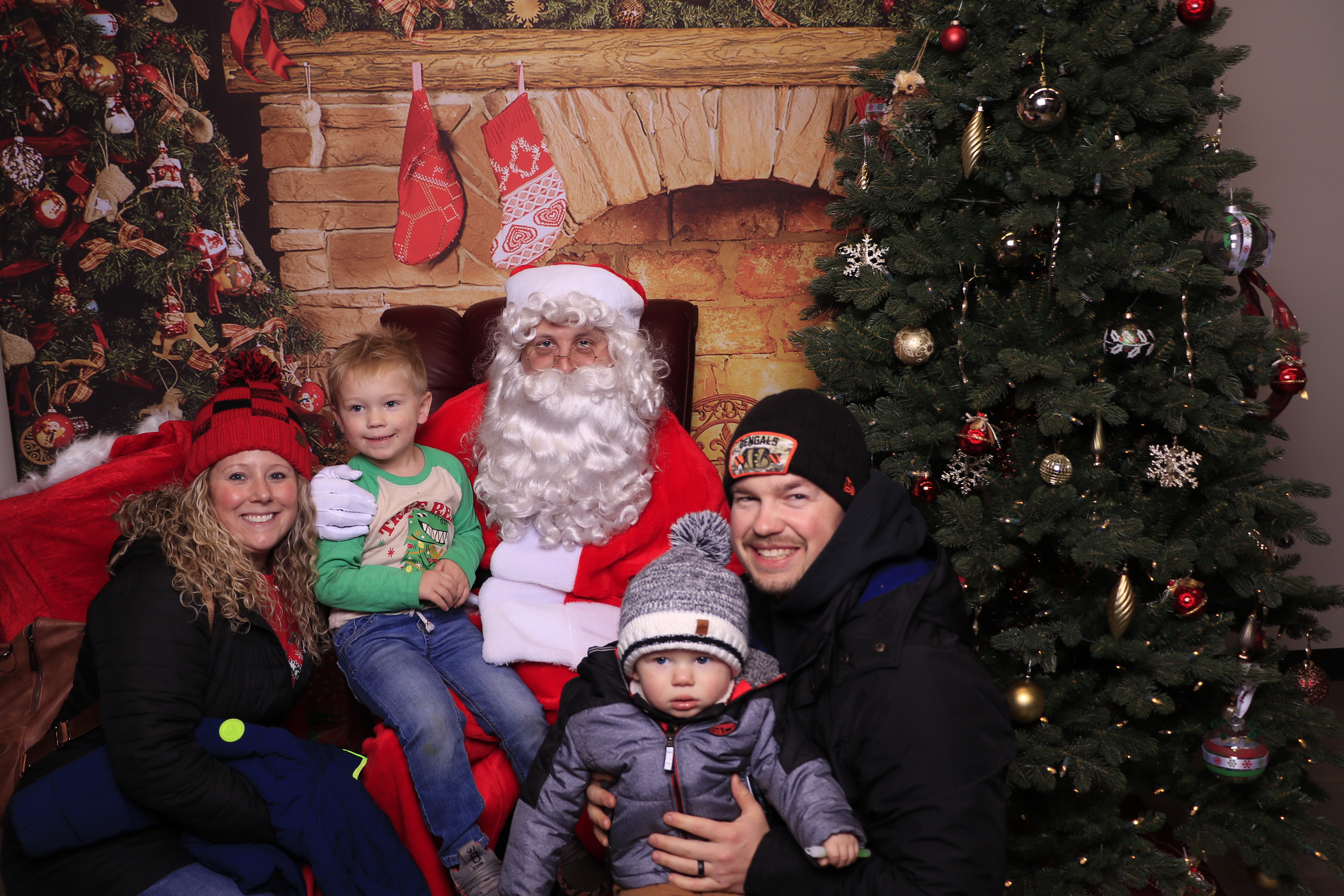 Monroe Christmas on the Plaza | View more photos from the event at gallery.photoboothcincy.com/u/PhotoBoothCincy/Monroe-Christmas-on-the-Plaza