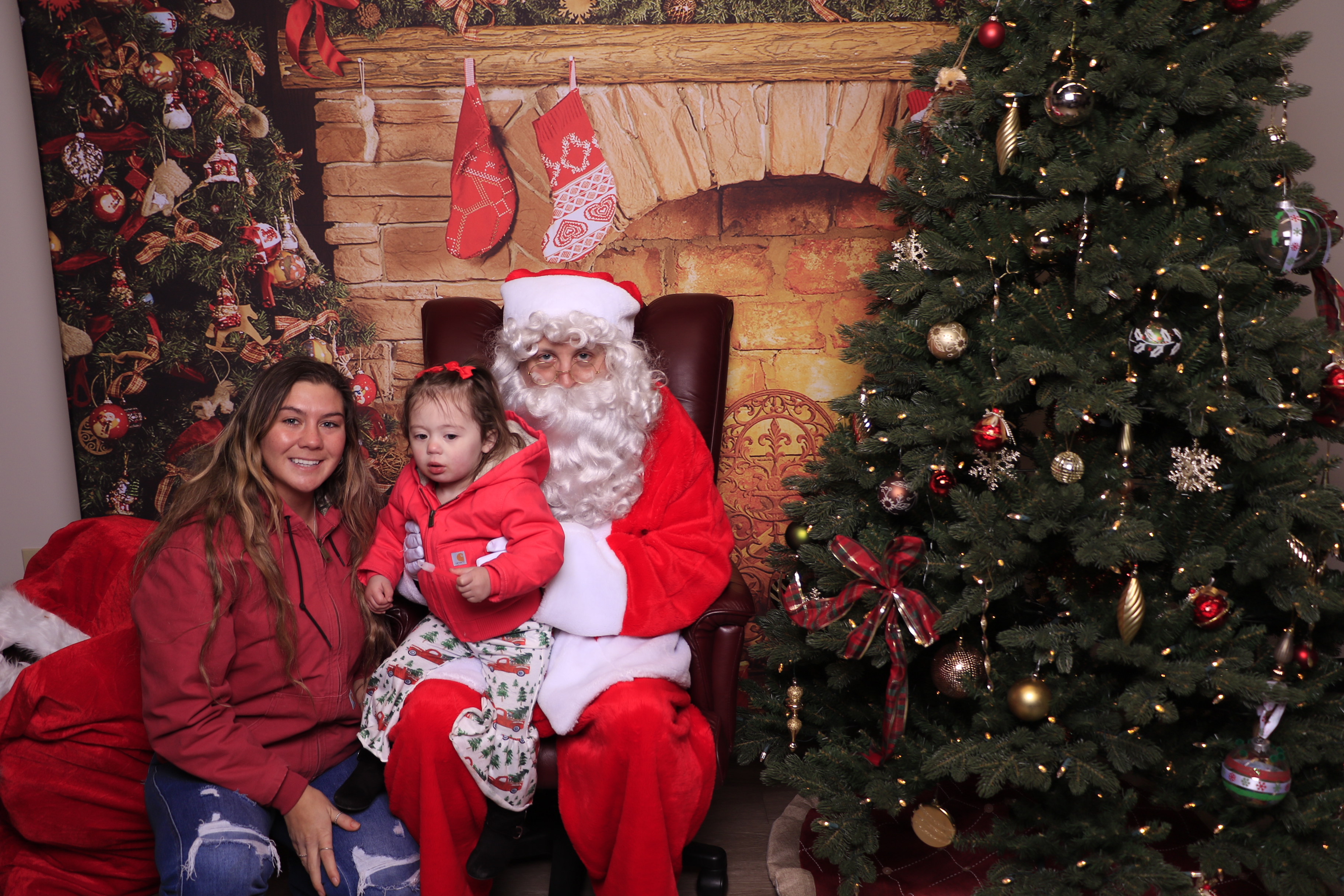 Monroe Christmas on the Plaza | View more photos from the event at gallery.photoboothcincy.com/u/PhotoBoothCincy/Monroe-Christmas-on-the-Plaza