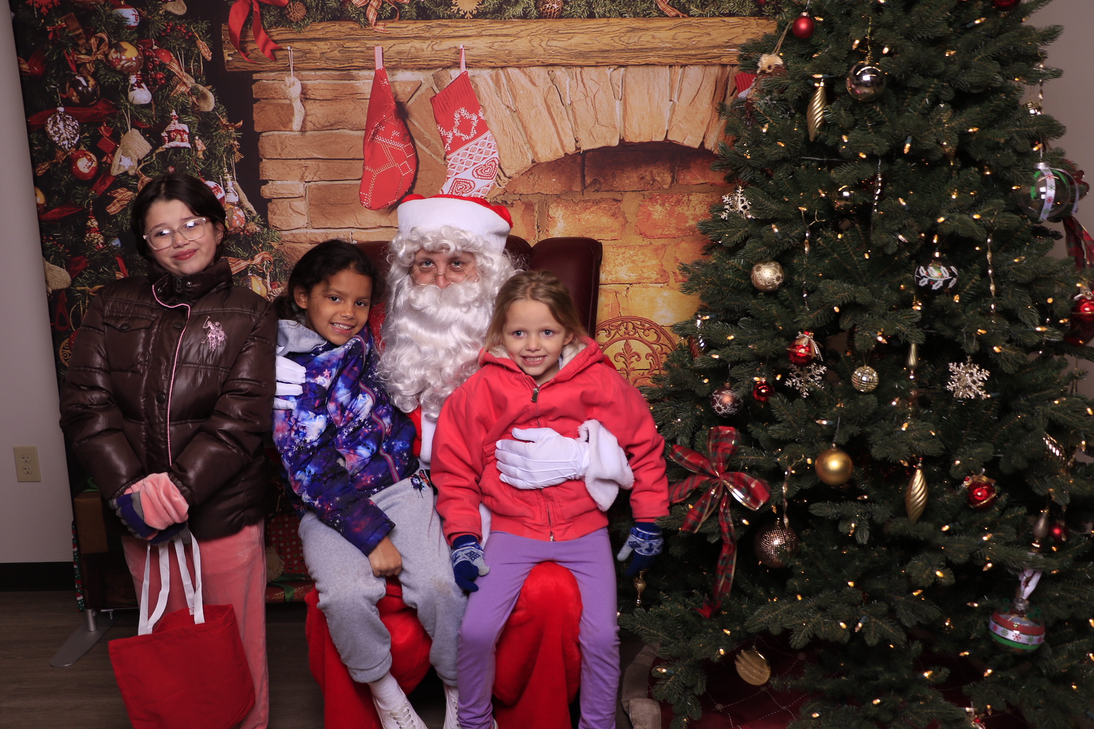 Monroe Christmas on the Plaza | View more photos from the event at gallery.photoboothcincy.com/u/PhotoBoothCincy/Monroe-Christmas-on-the-Plaza