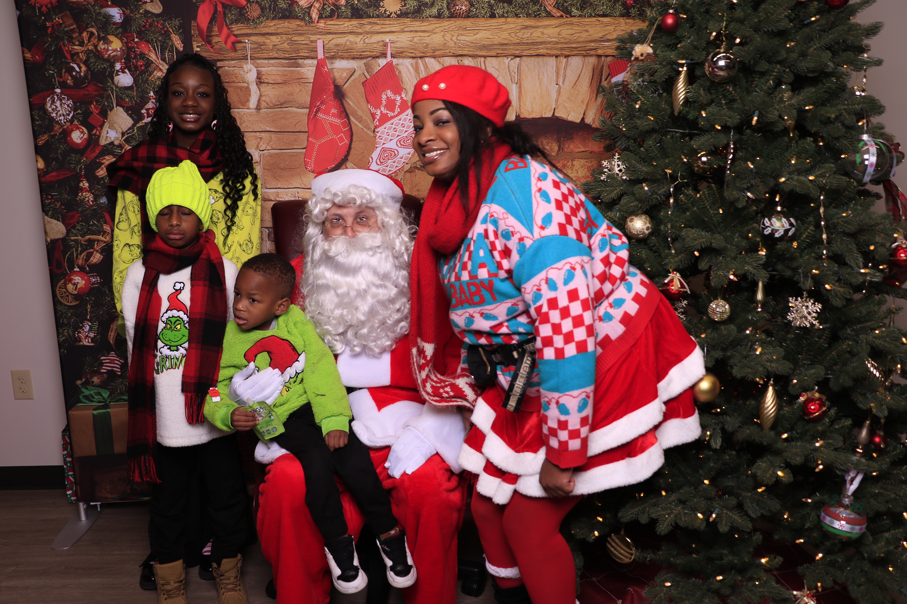 Monroe Christmas on the Plaza | View more photos from the event at gallery.photoboothcincy.com/u/PhotoBoothCincy/Monroe-Christmas-on-the-Plaza