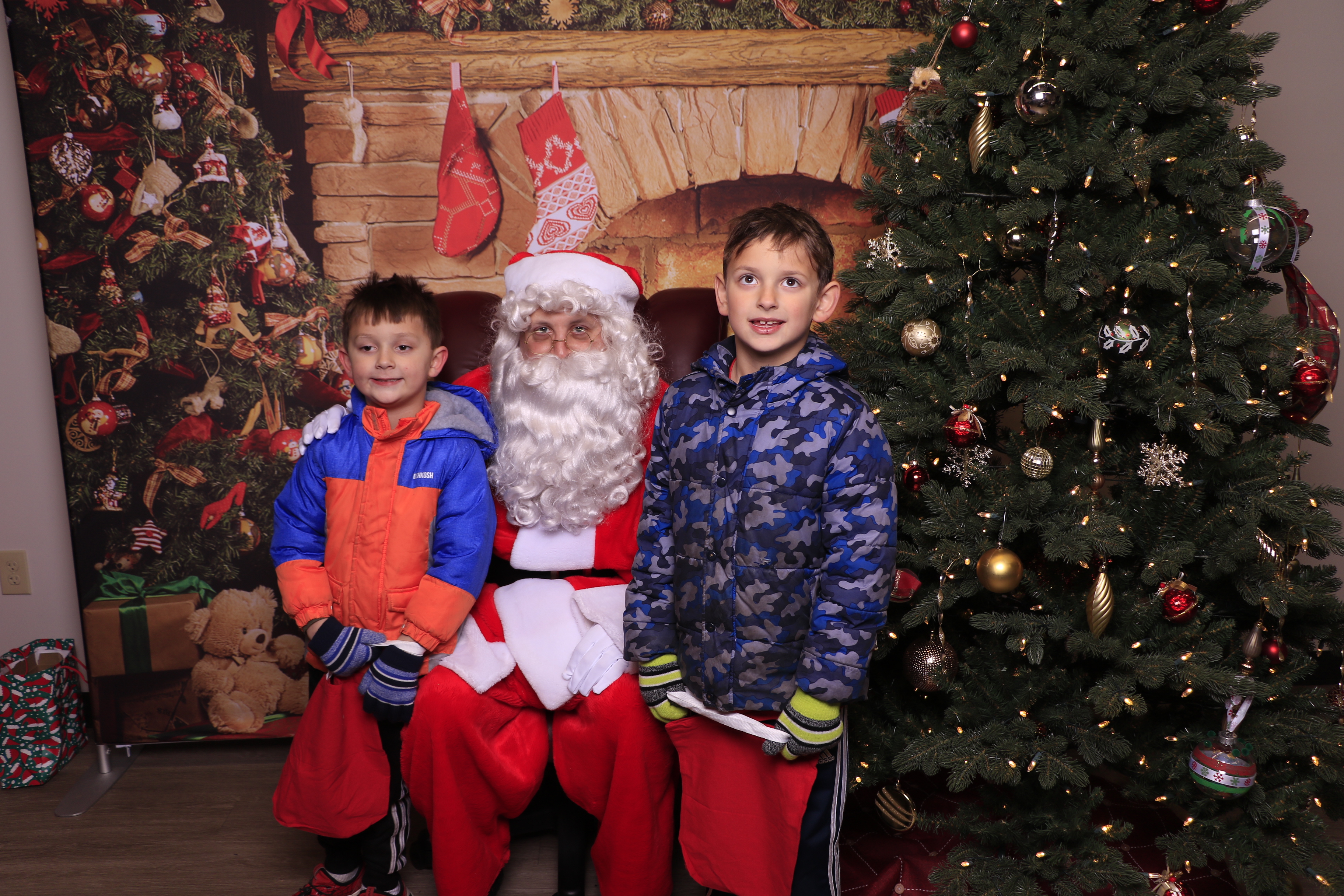 Monroe Christmas on the Plaza | View more photos from the event at gallery.photoboothcincy.com/u/PhotoBoothCincy/Monroe-Christmas-on-the-Plaza