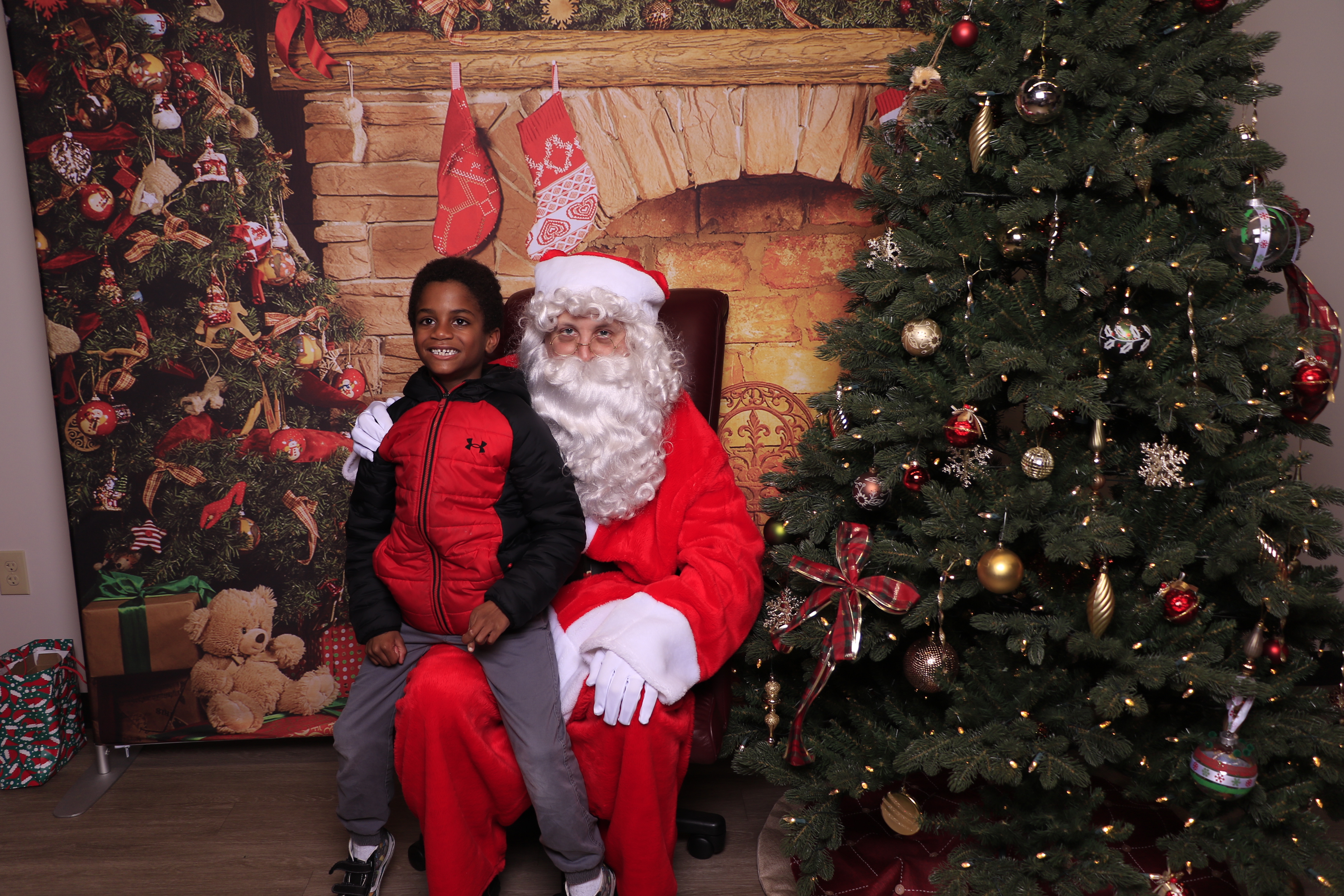 Monroe Christmas on the Plaza | View more photos from the event at gallery.photoboothcincy.com/u/PhotoBoothCincy/Monroe-Christmas-on-the-Plaza