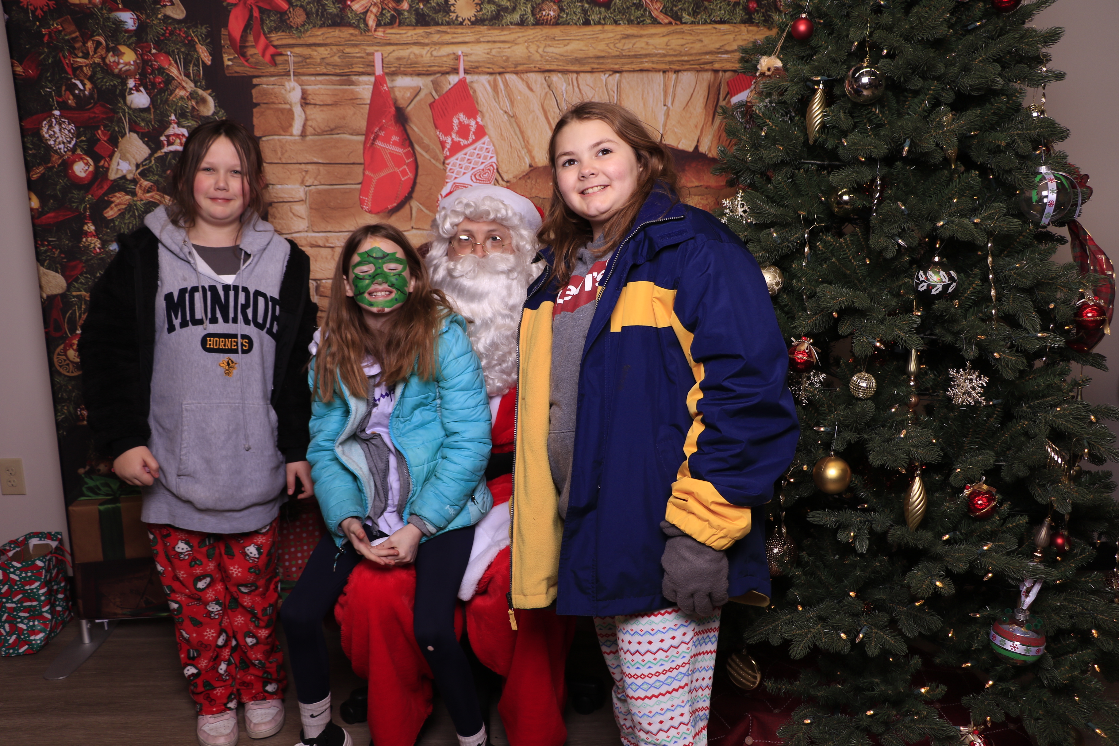 Monroe Christmas on the Plaza | View more photos from the event at gallery.photoboothcincy.com/u/PhotoBoothCincy/Monroe-Christmas-on-the-Plaza