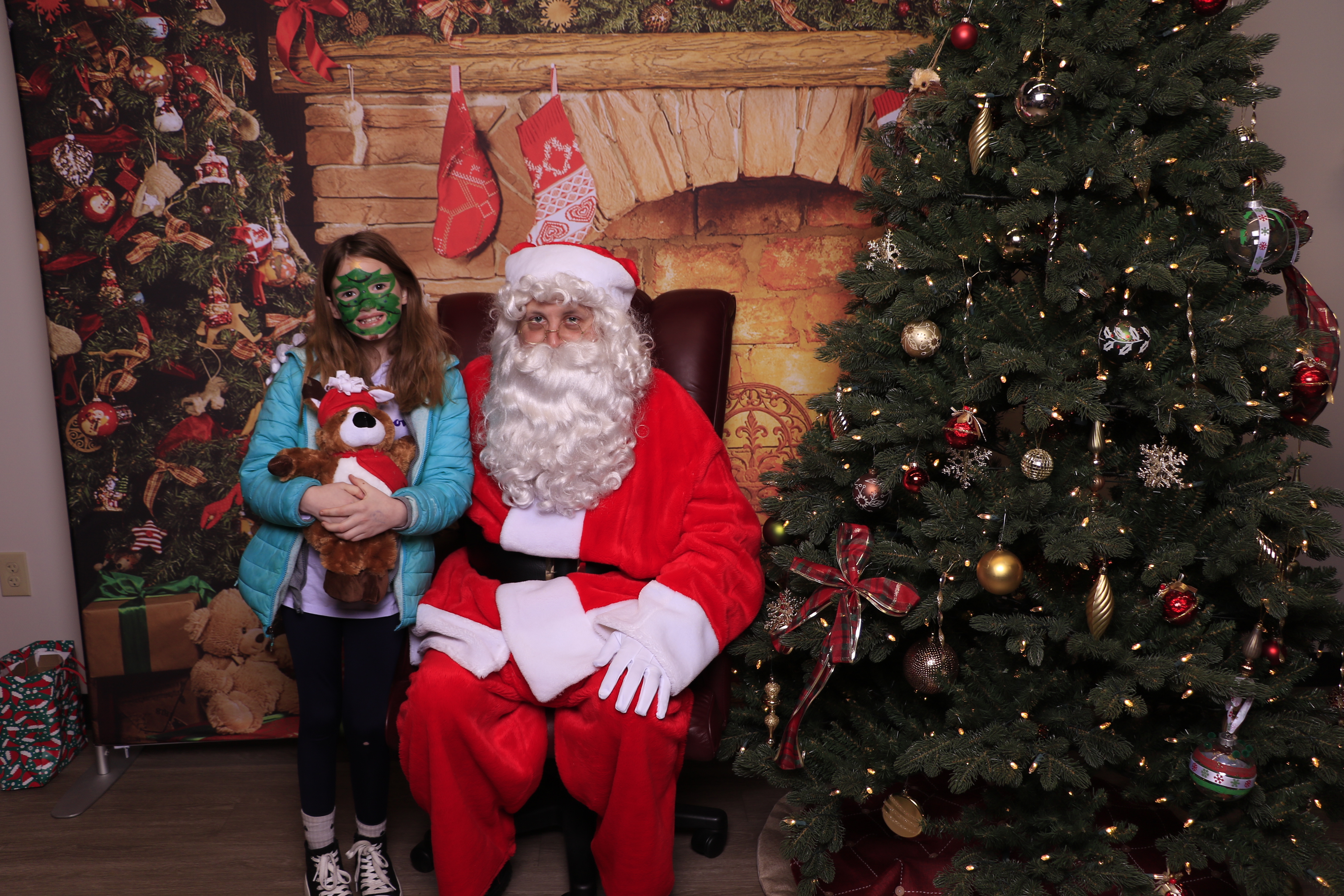 Monroe Christmas on the Plaza | View more photos from the event at gallery.photoboothcincy.com/u/PhotoBoothCincy/Monroe-Christmas-on-the-Plaza