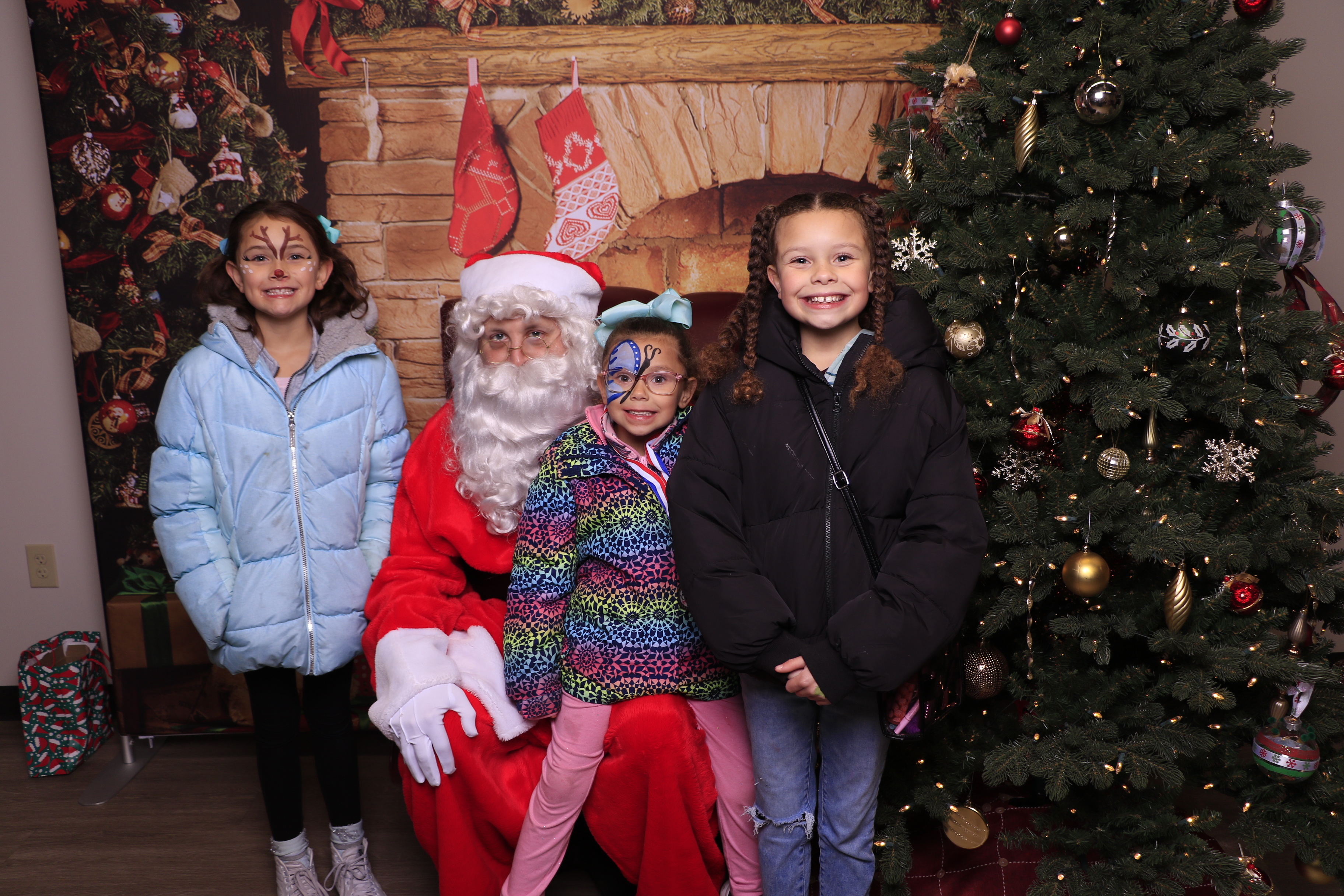 Monroe Christmas on the Plaza | View more photos from the event at gallery.photoboothcincy.com/u/PhotoBoothCincy/Monroe-Christmas-on-the-Plaza