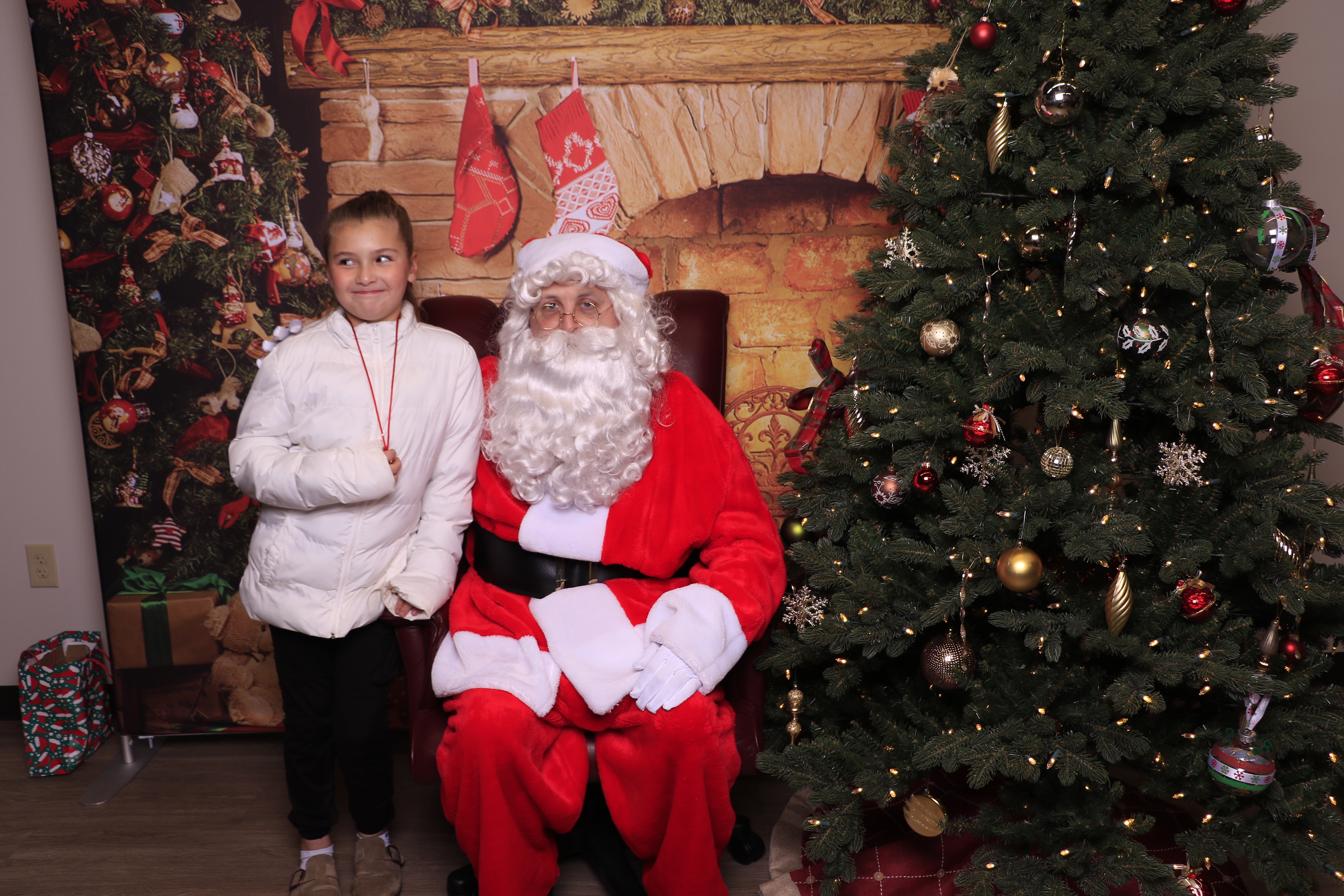Monroe Christmas on the Plaza | View more photos from the event at gallery.photoboothcincy.com/u/PhotoBoothCincy/Monroe-Christmas-on-the-Plaza