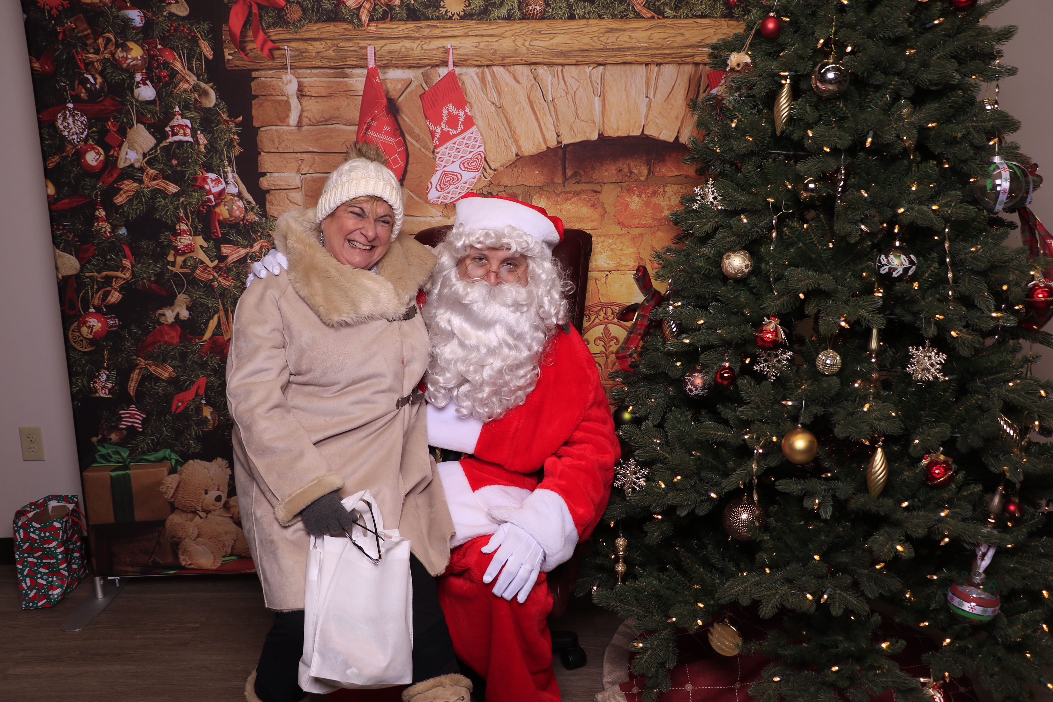 Monroe Christmas on the Plaza | View more photos from the event at gallery.photoboothcincy.com/u/PhotoBoothCincy/Monroe-Christmas-on-the-Plaza