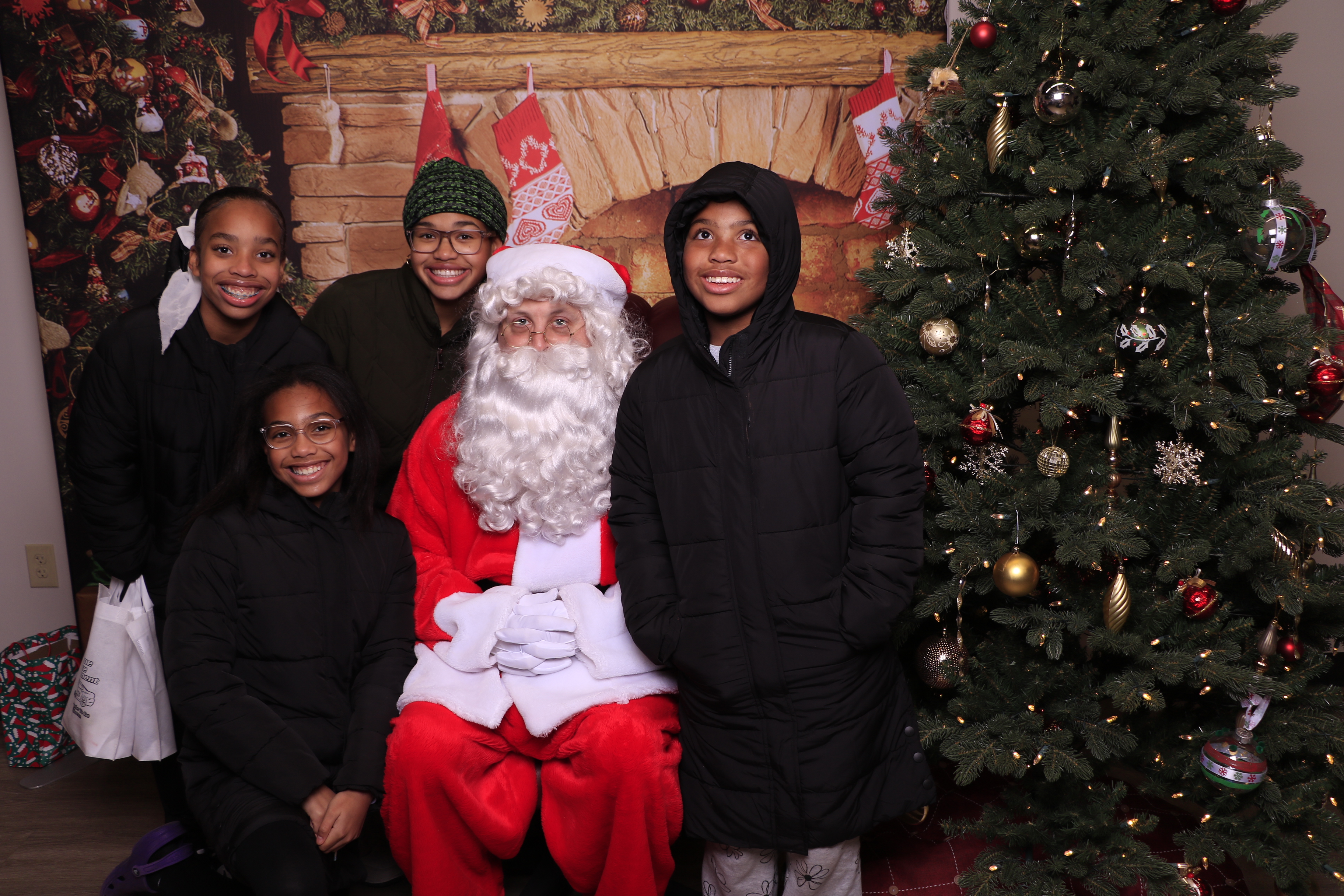 Monroe Christmas on the Plaza | View more photos from the event at gallery.photoboothcincy.com/u/PhotoBoothCincy/Monroe-Christmas-on-the-Plaza