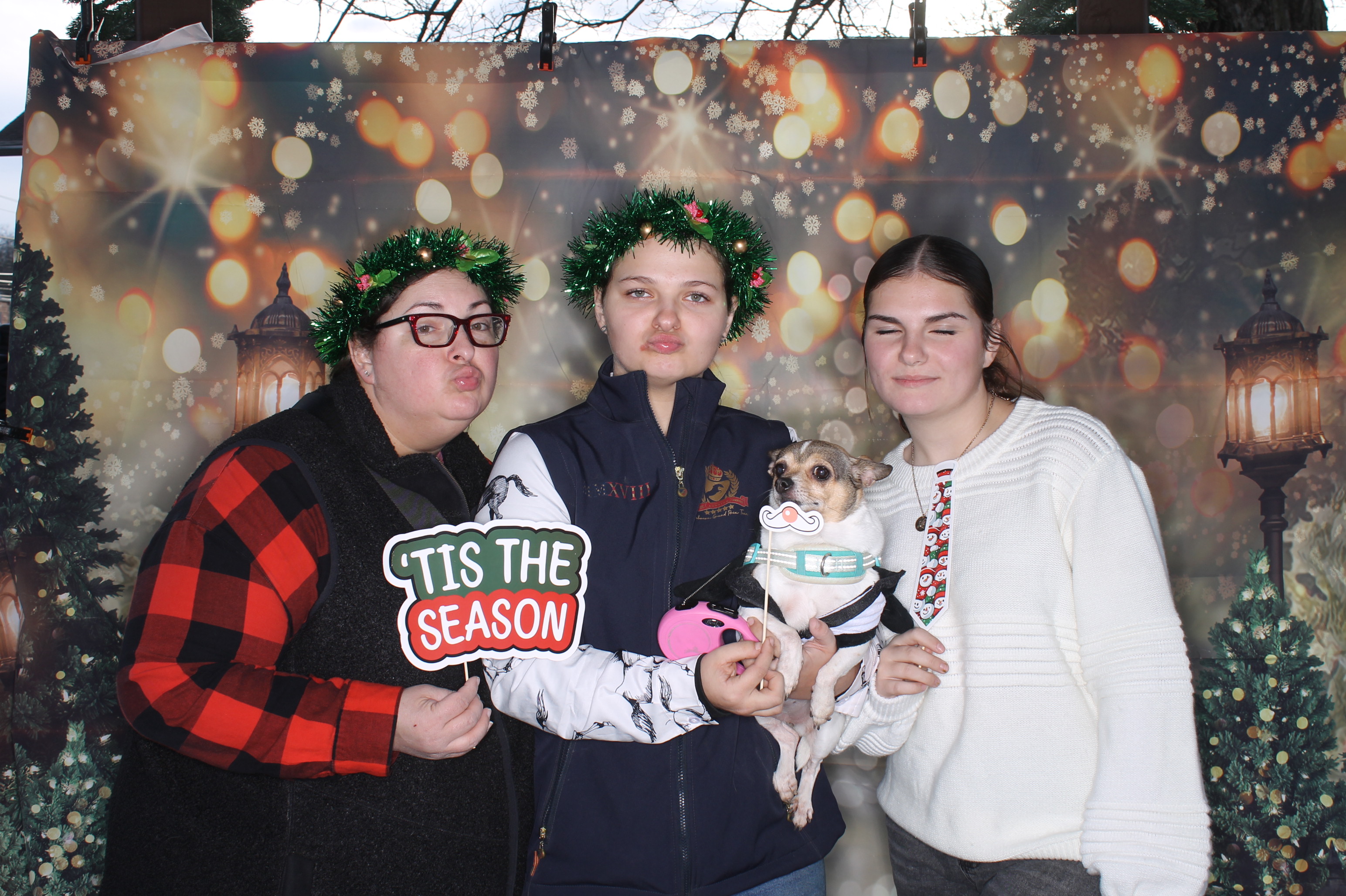 Newtown Winterfest | View more photos from the event at gallery.photoboothcincy.com/u/PhotoBoothCincy/Newtown-Winterfest