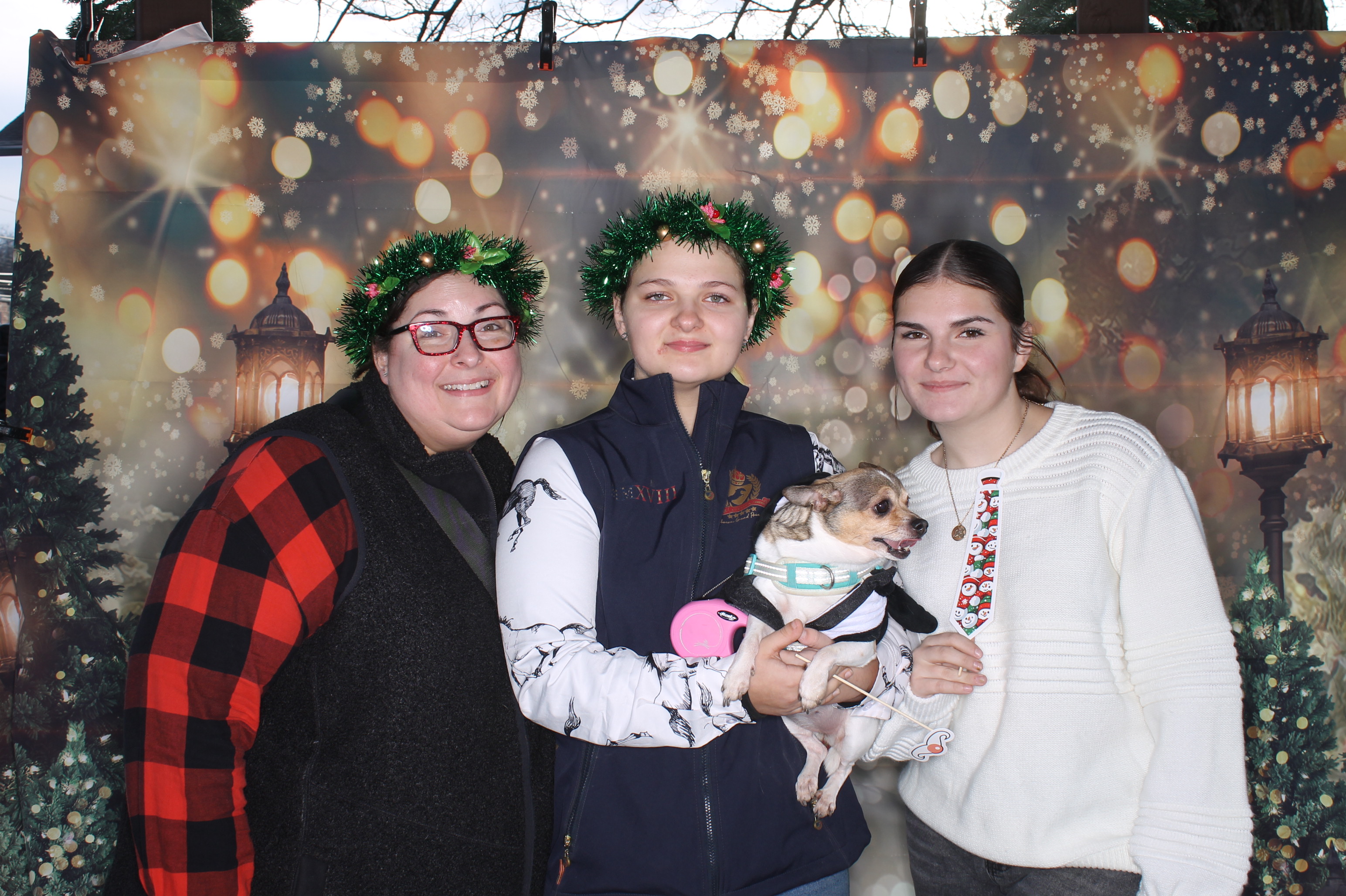 Newtown Winterfest | View more photos from the event at gallery.photoboothcincy.com/u/PhotoBoothCincy/Newtown-Winterfest