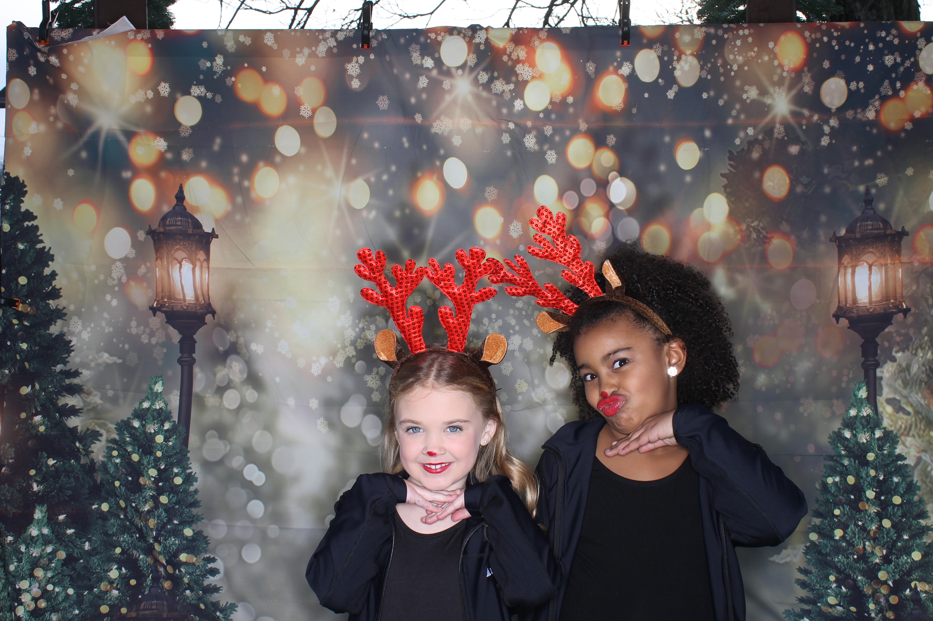 Newtown Winterfest | View more photos from the event at gallery.photoboothcincy.com/u/PhotoBoothCincy/Newtown-Winterfest