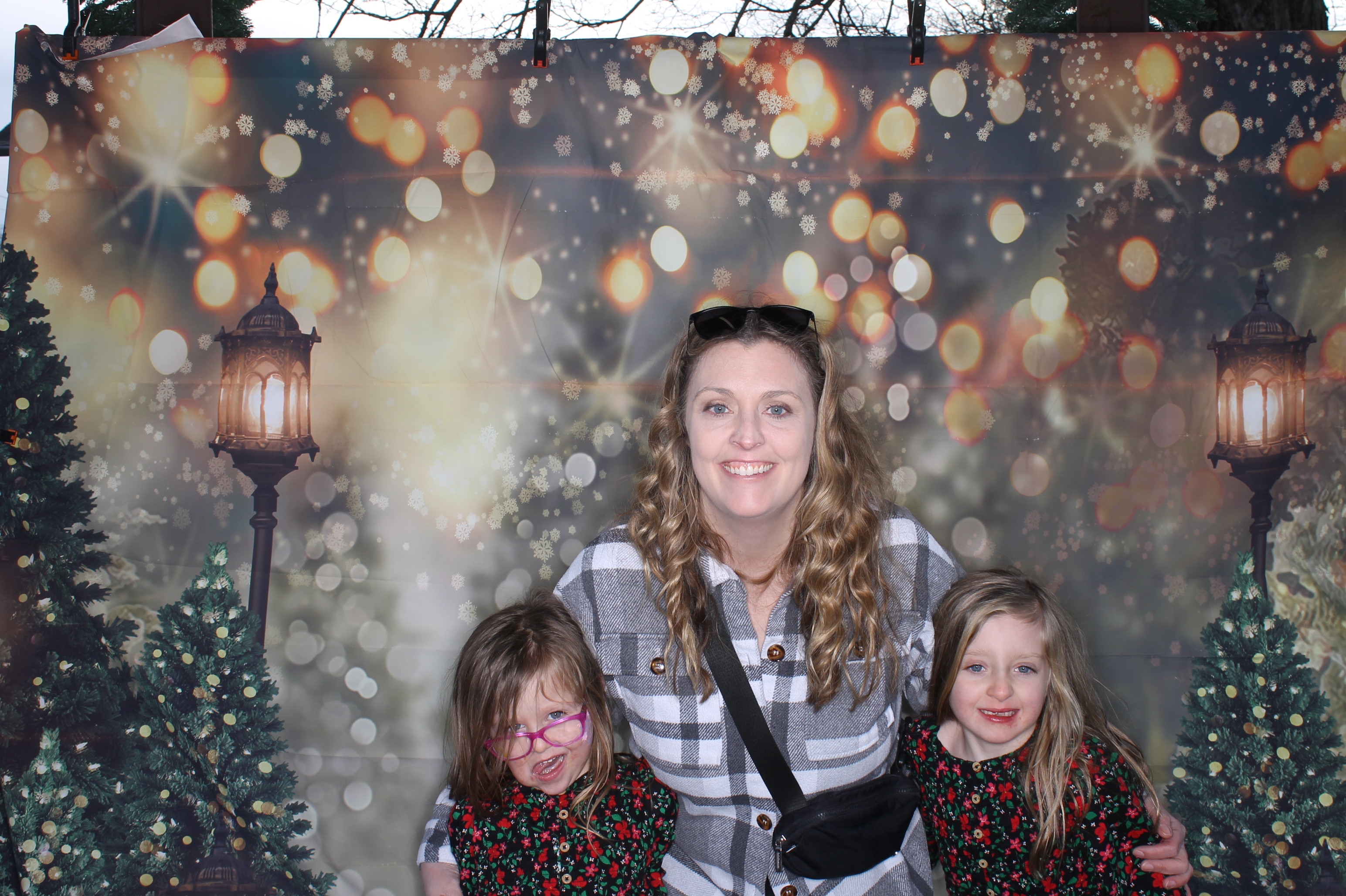 Newtown Winterfest | View more photos from the event at gallery.photoboothcincy.com/u/PhotoBoothCincy/Newtown-Winterfest