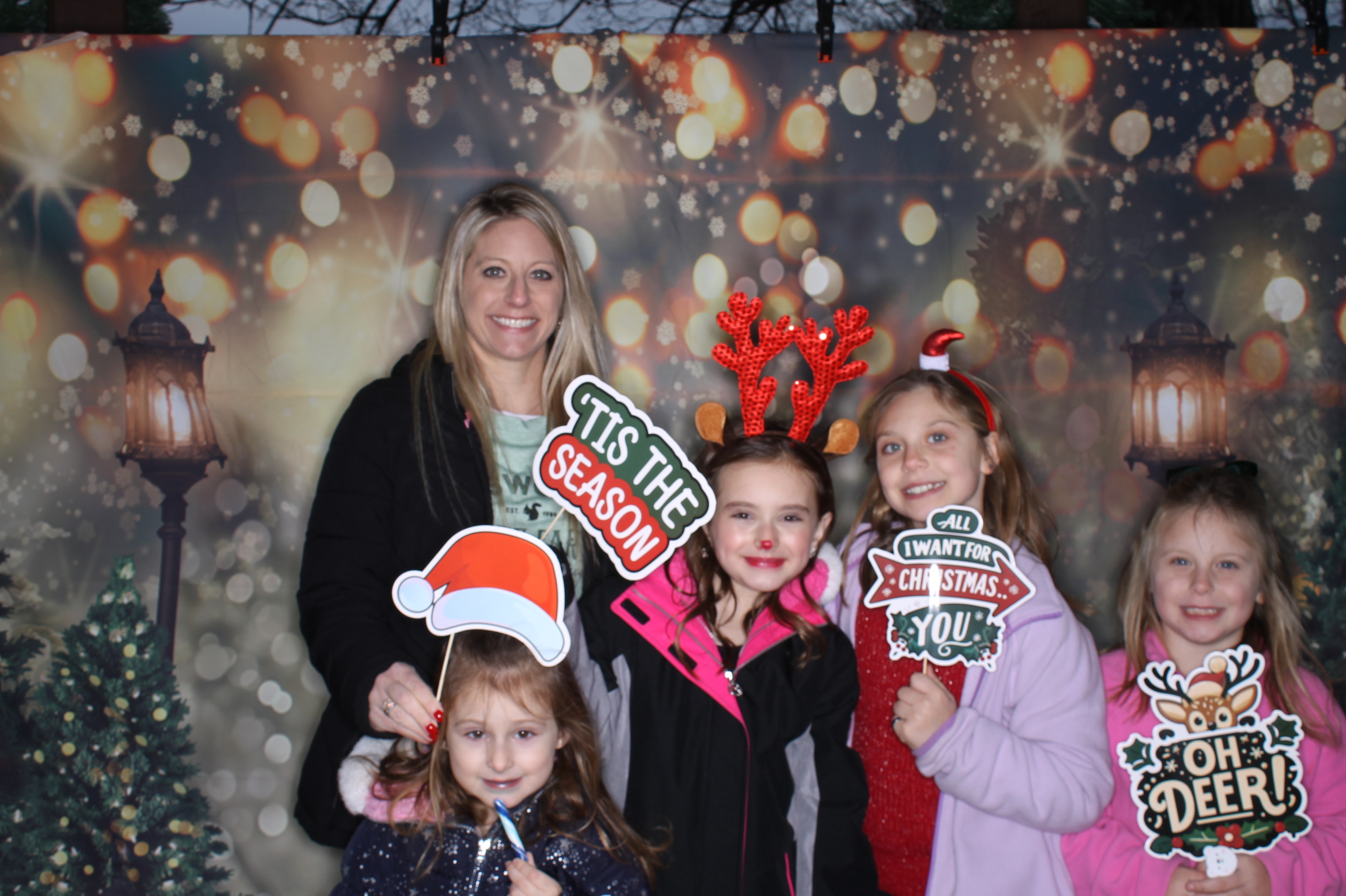 Newtown Winterfest | View more photos from the event at gallery.photoboothcincy.com/u/PhotoBoothCincy/Newtown-Winterfest