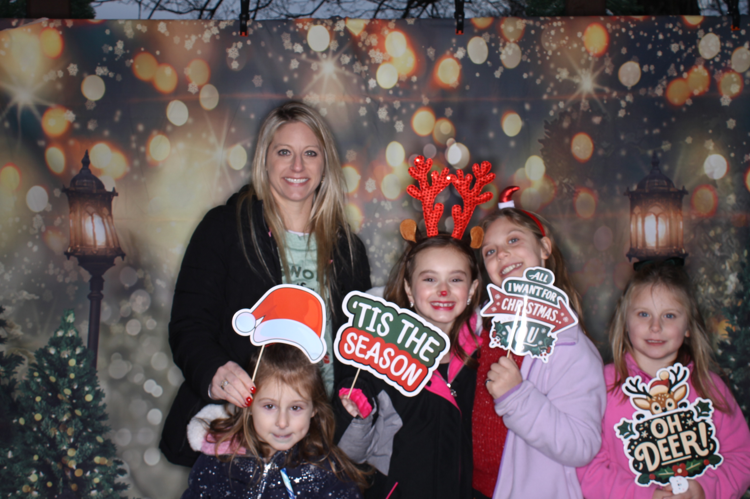 Newtown Winterfest | View more photos from the event at gallery.photoboothcincy.com/u/PhotoBoothCincy/Newtown-Winterfest