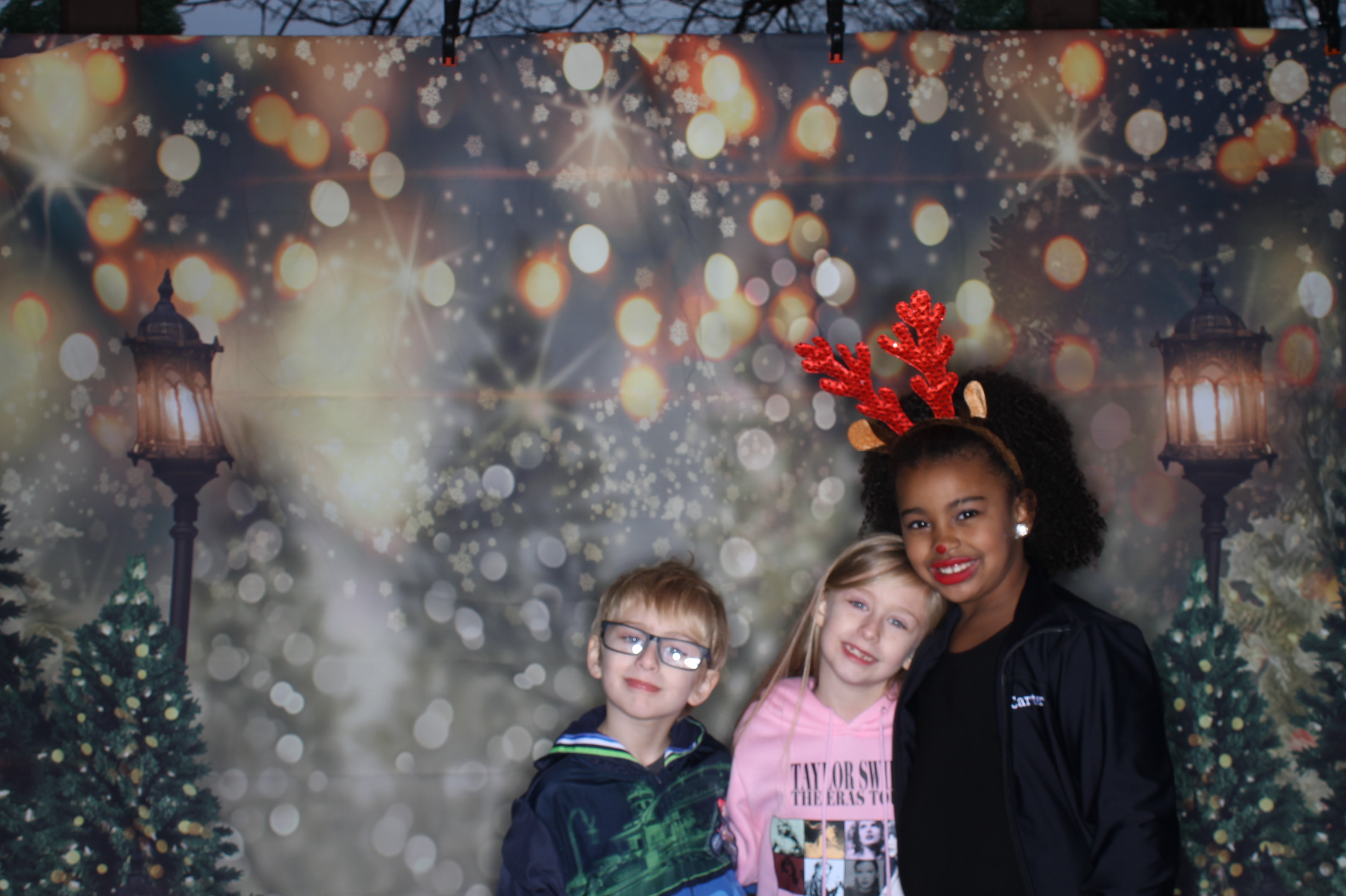 Newtown Winterfest | View more photos from the event at gallery.photoboothcincy.com/u/PhotoBoothCincy/Newtown-Winterfest