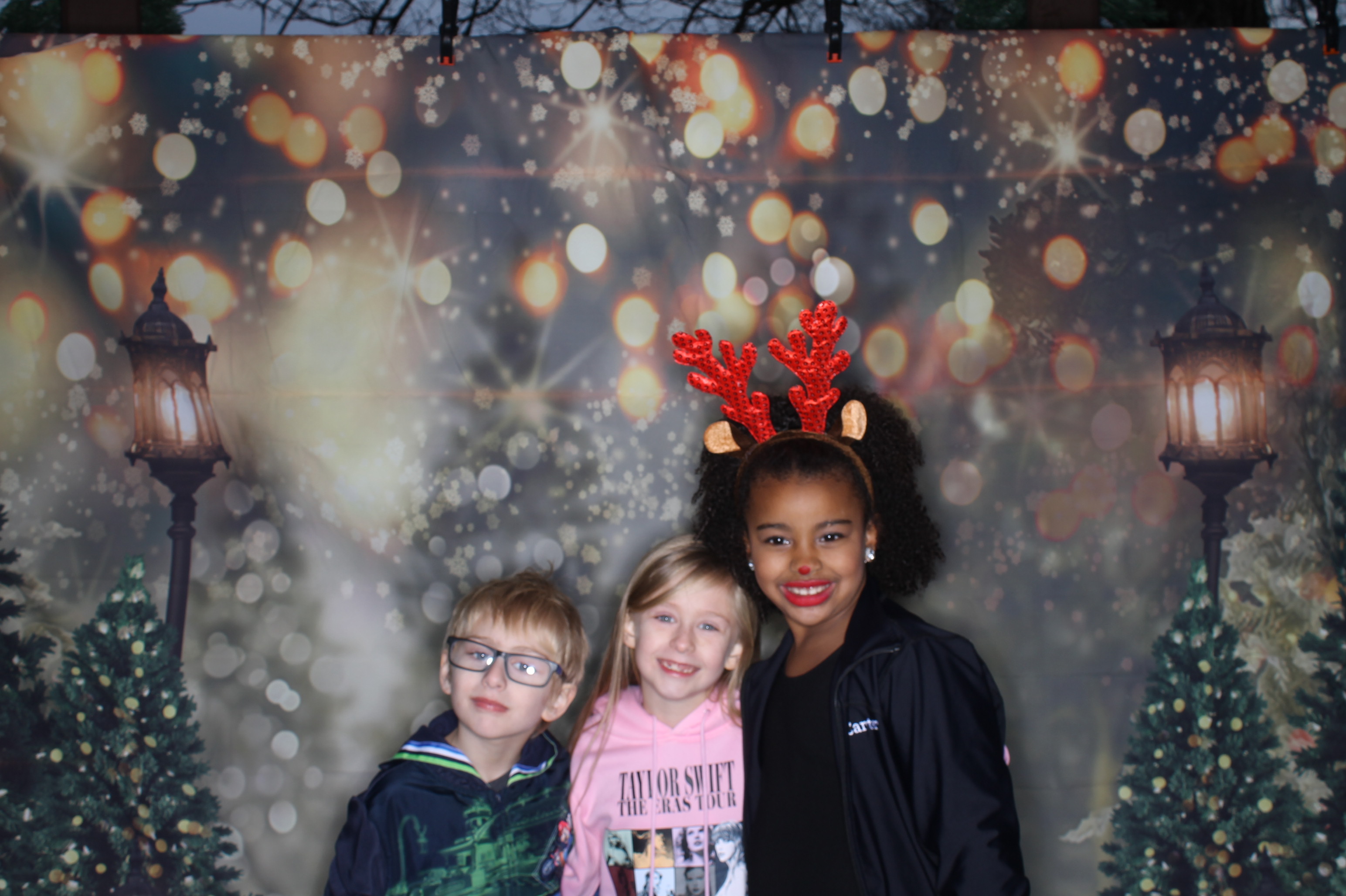 Newtown Winterfest | View more photos from the event at gallery.photoboothcincy.com/u/PhotoBoothCincy/Newtown-Winterfest