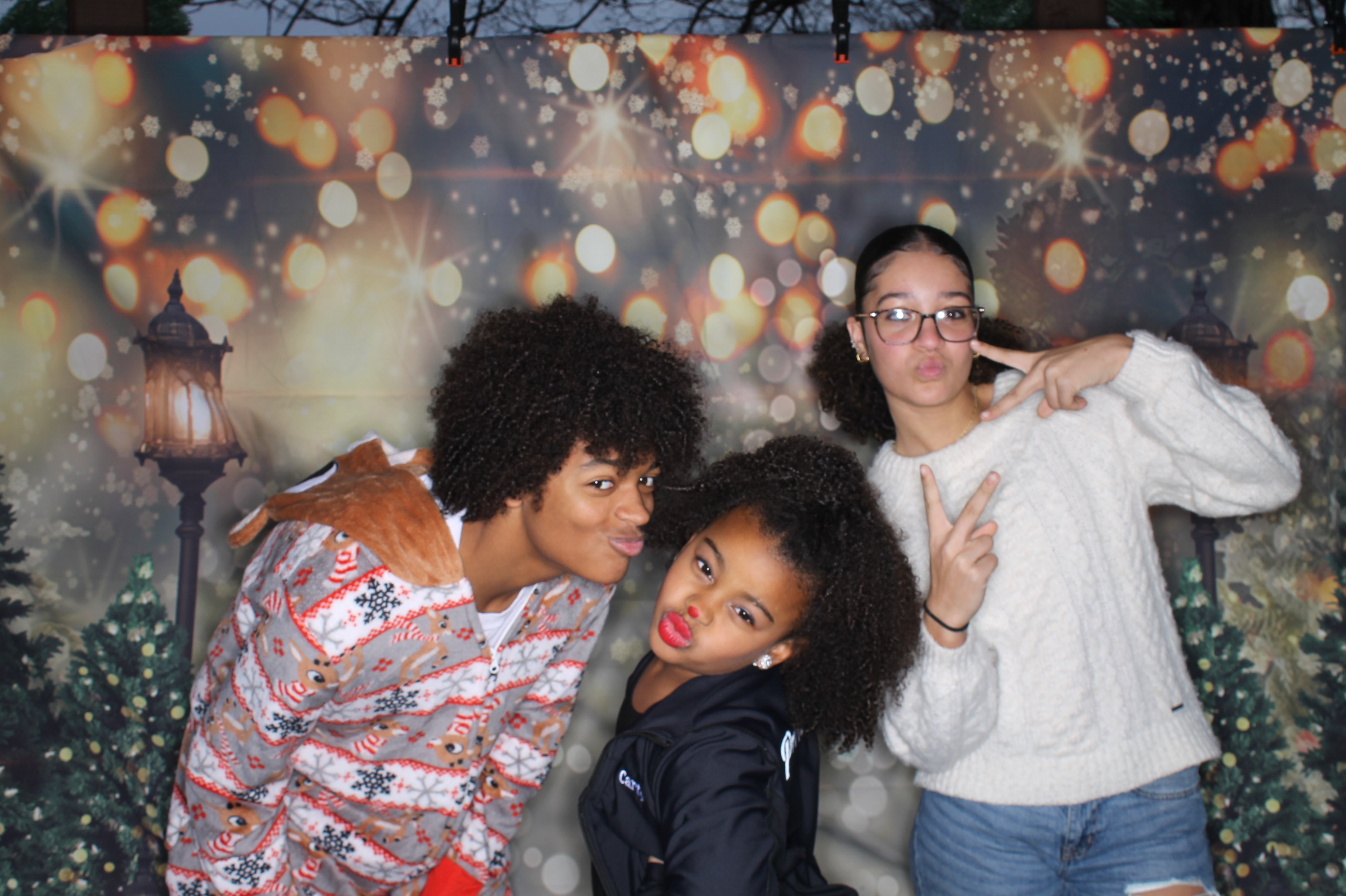 Newtown Winterfest | View more photos from the event at gallery.photoboothcincy.com/u/PhotoBoothCincy/Newtown-Winterfest