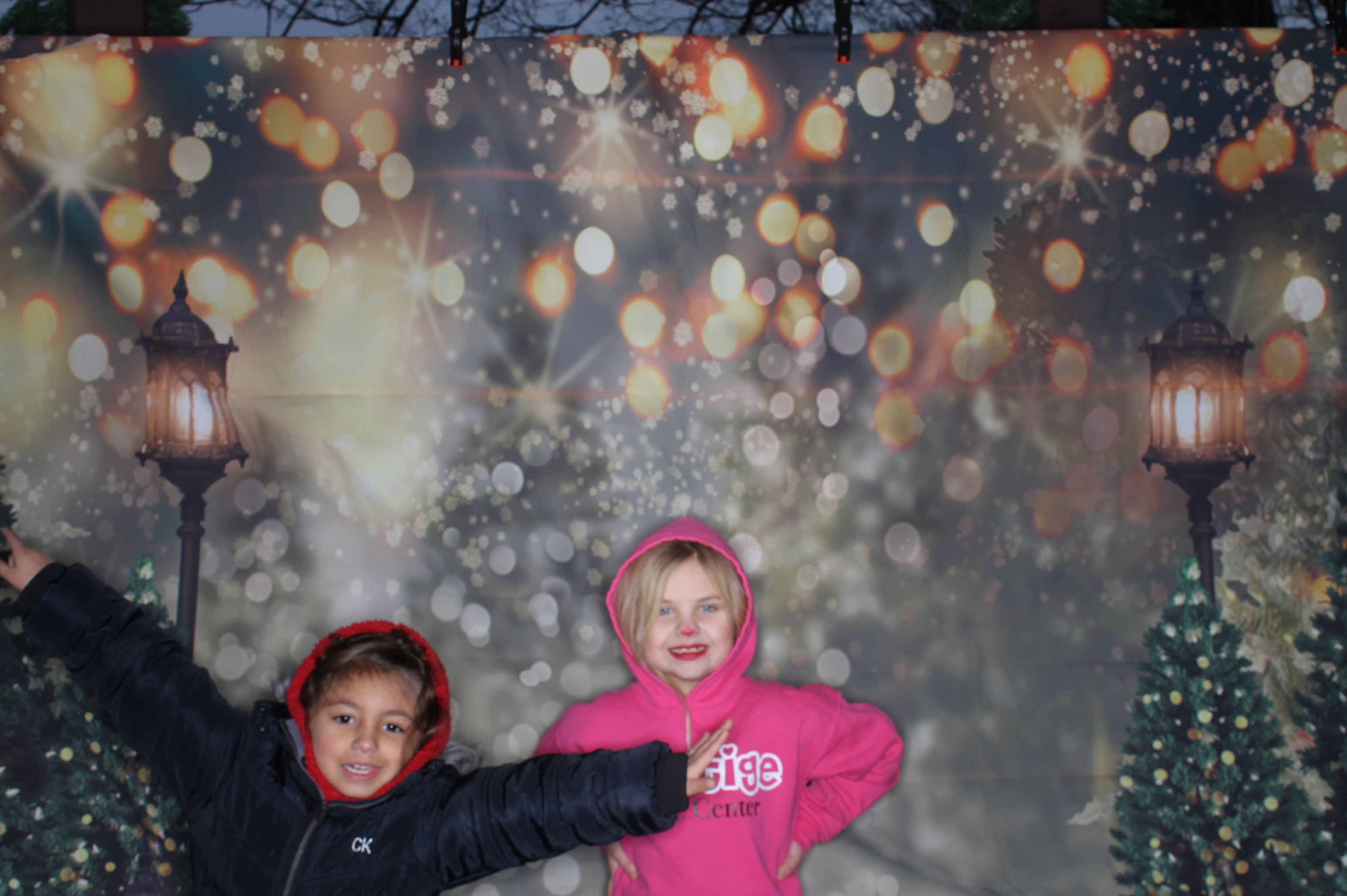 Newtown Winterfest | View more photos from the event at gallery.photoboothcincy.com/u/PhotoBoothCincy/Newtown-Winterfest
