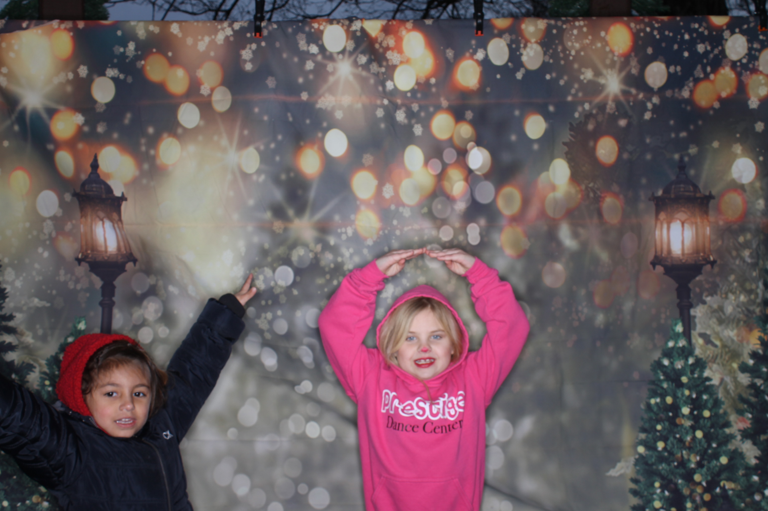 Newtown Winterfest | View more photos from the event at gallery.photoboothcincy.com/u/PhotoBoothCincy/Newtown-Winterfest