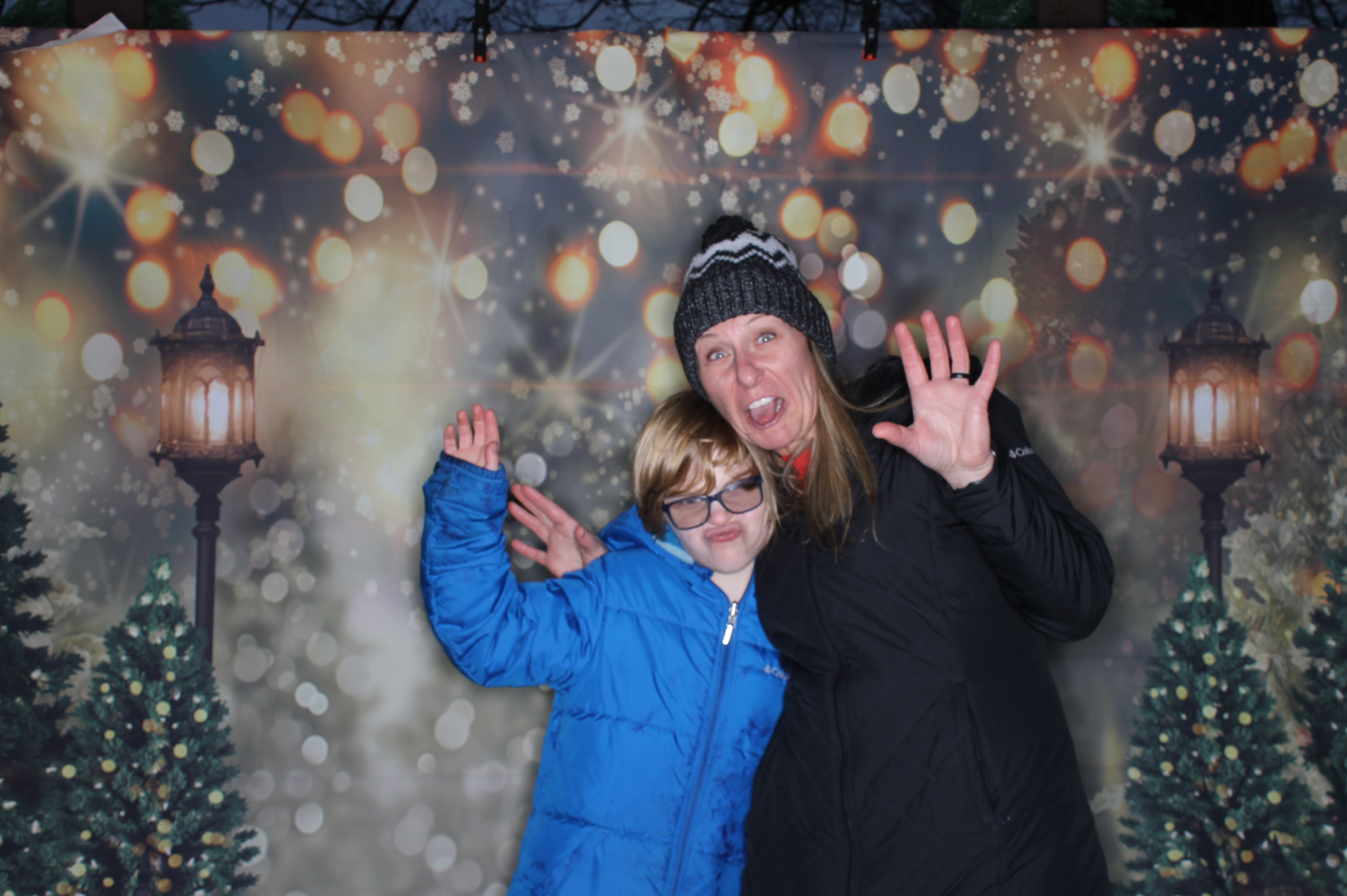 Newtown Winterfest | View more photos from the event at gallery.photoboothcincy.com/u/PhotoBoothCincy/Newtown-Winterfest