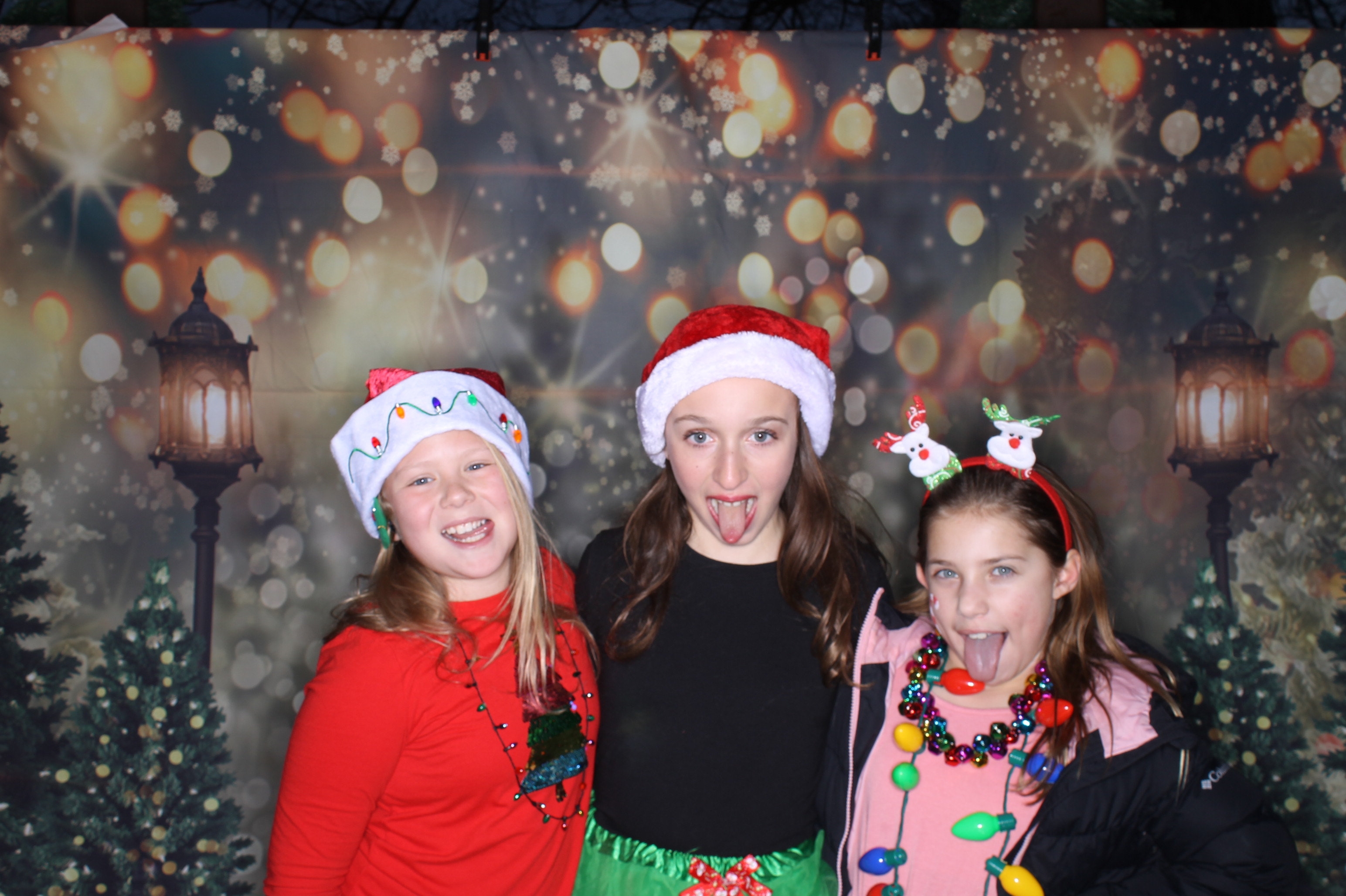 Newtown Winterfest | View more photos from the event at gallery.photoboothcincy.com/u/PhotoBoothCincy/Newtown-Winterfest