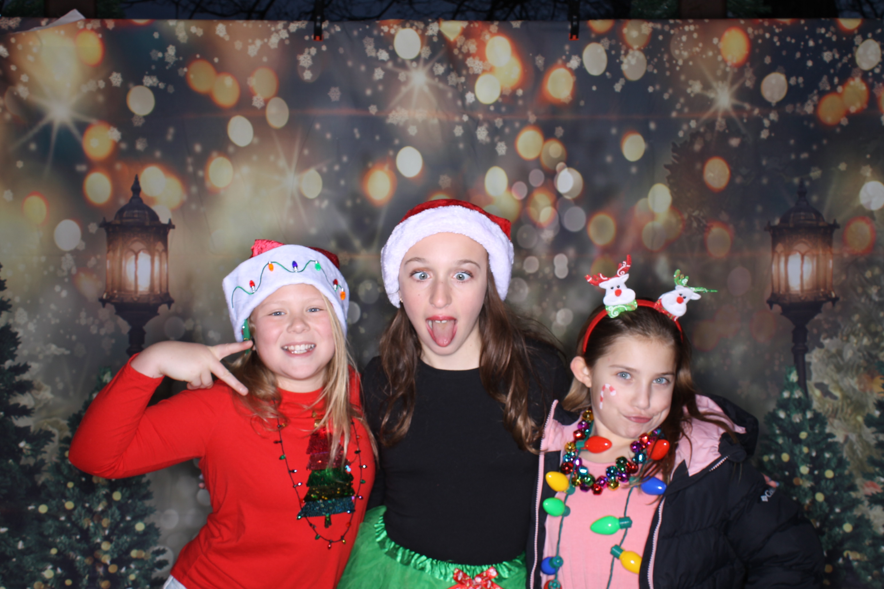 Newtown Winterfest | View more photos from the event at gallery.photoboothcincy.com/u/PhotoBoothCincy/Newtown-Winterfest