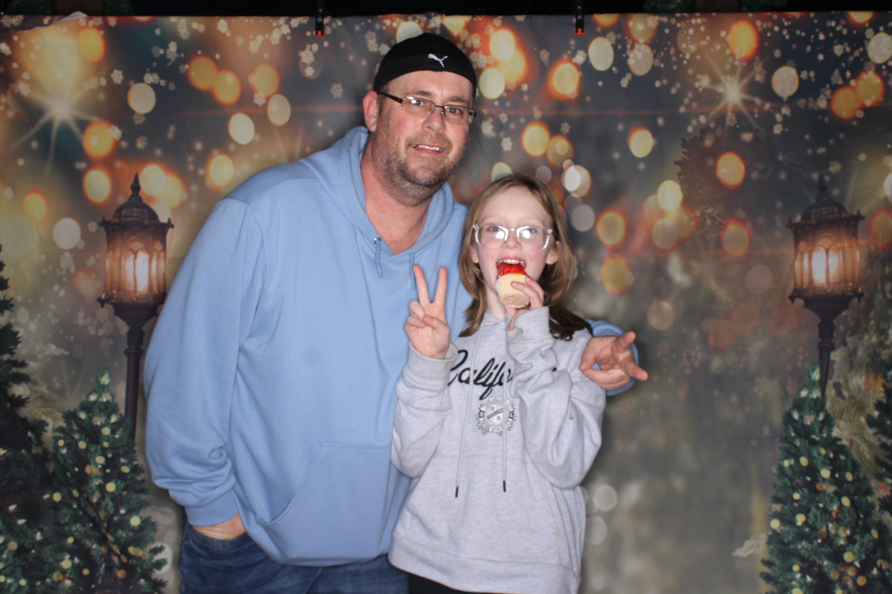 Newtown Winterfest | View more photos from the event at gallery.photoboothcincy.com/u/PhotoBoothCincy/Newtown-Winterfest