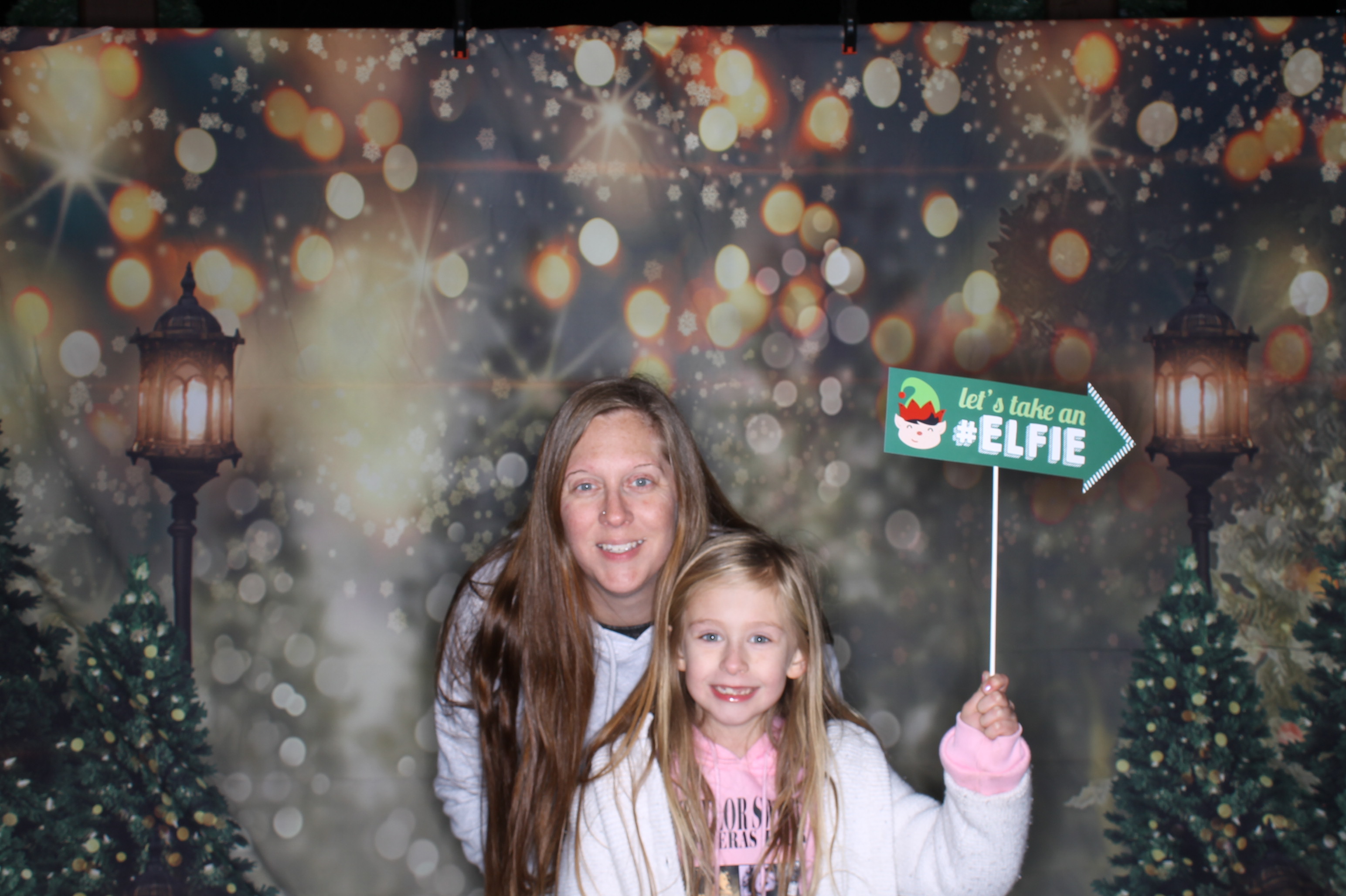 Newtown Winterfest | View more photos from the event at gallery.photoboothcincy.com/u/PhotoBoothCincy/Newtown-Winterfest