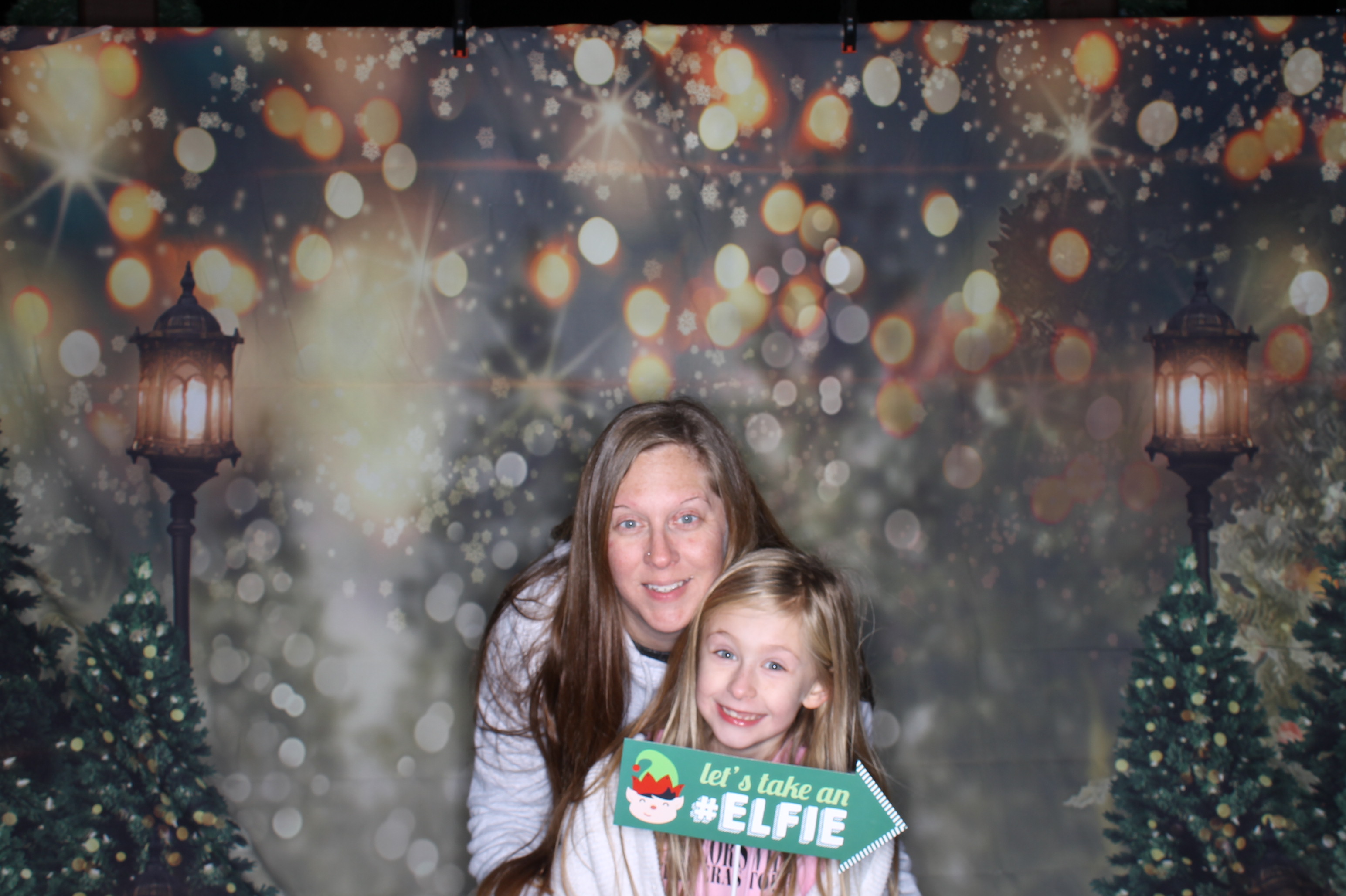Newtown Winterfest | View more photos from the event at gallery.photoboothcincy.com/u/PhotoBoothCincy/Newtown-Winterfest