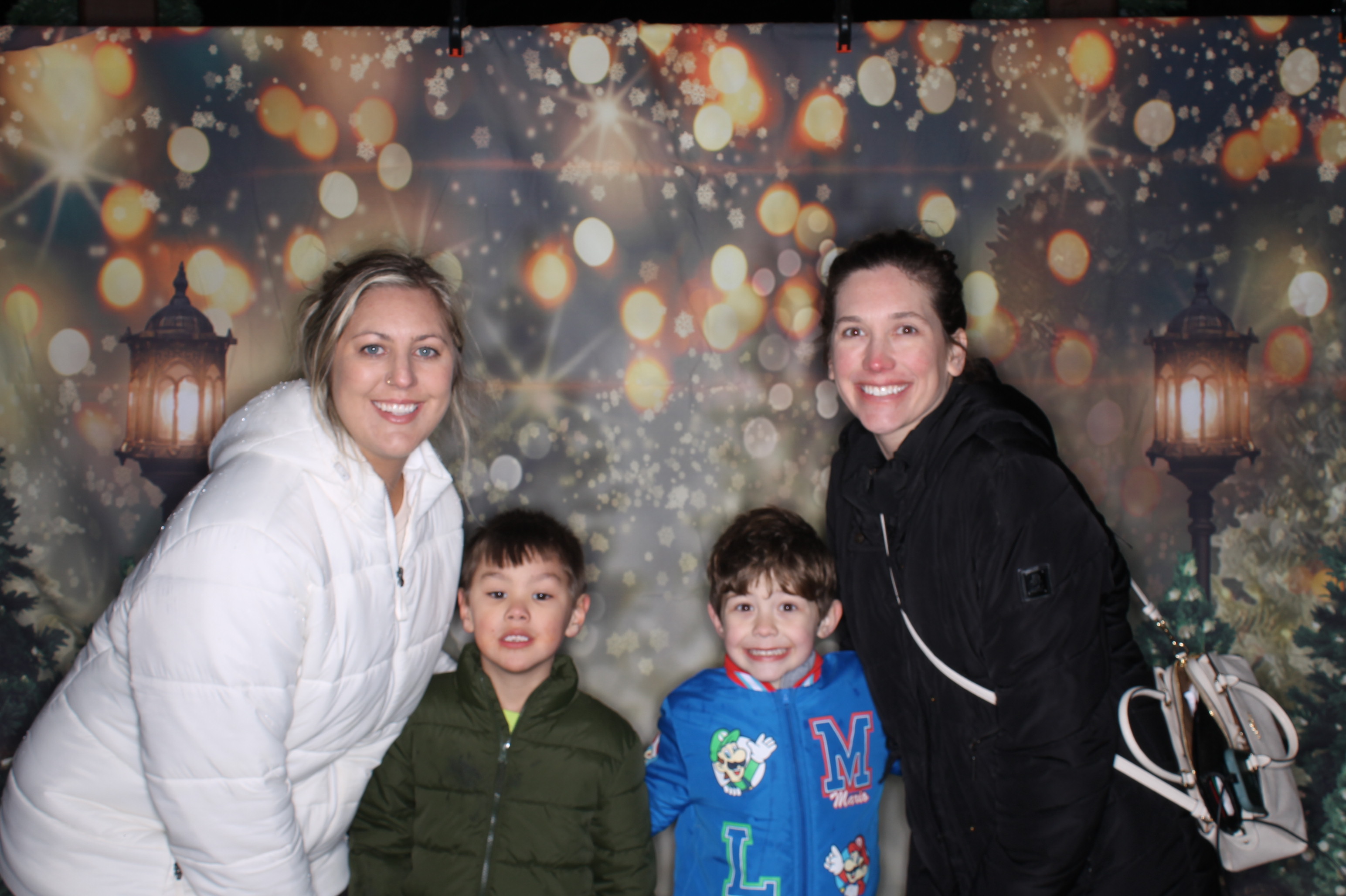 Newtown Winterfest | View more photos from the event at gallery.photoboothcincy.com/u/PhotoBoothCincy/Newtown-Winterfest