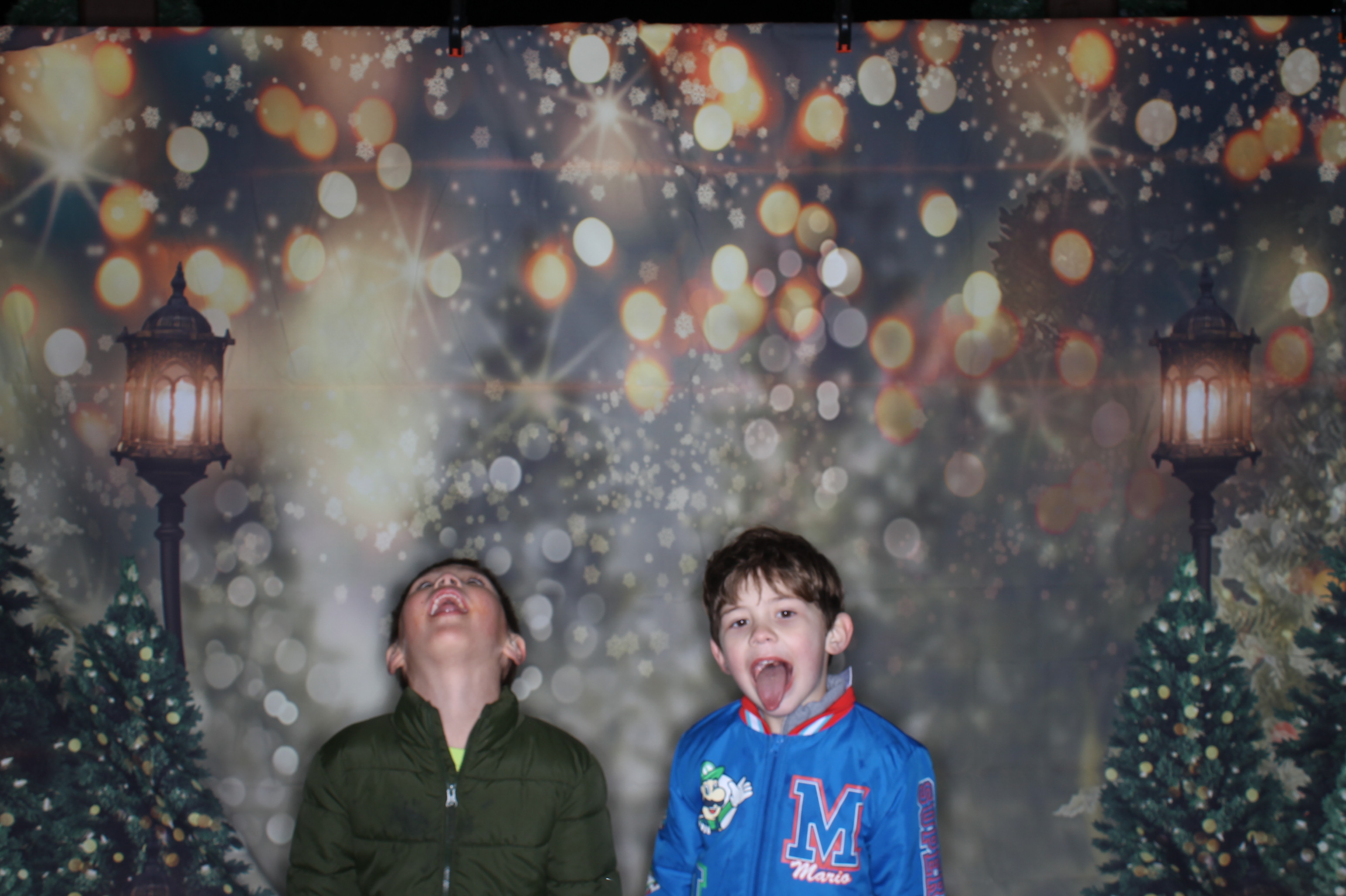 Newtown Winterfest | View more photos from the event at gallery.photoboothcincy.com/u/PhotoBoothCincy/Newtown-Winterfest