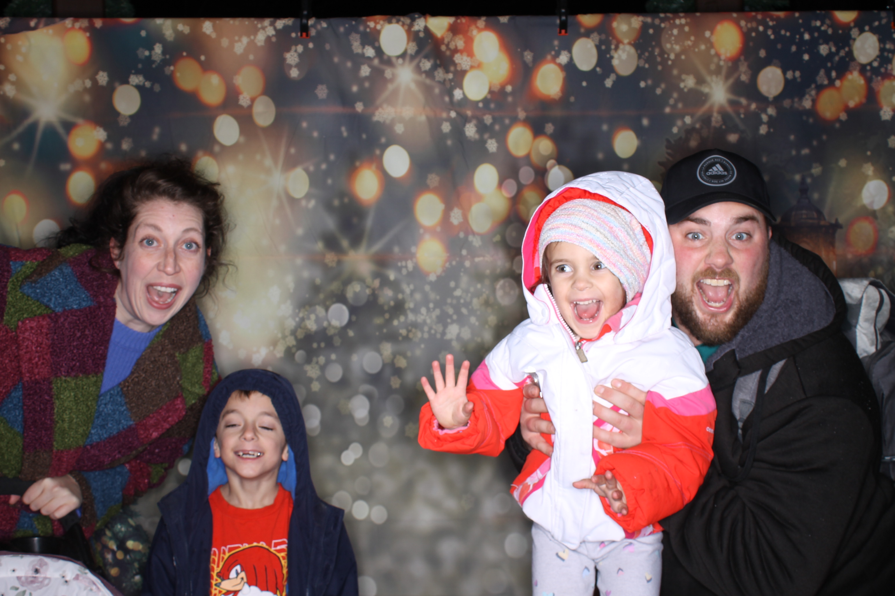 Newtown Winterfest | View more photos from the event at gallery.photoboothcincy.com/u/PhotoBoothCincy/Newtown-Winterfest