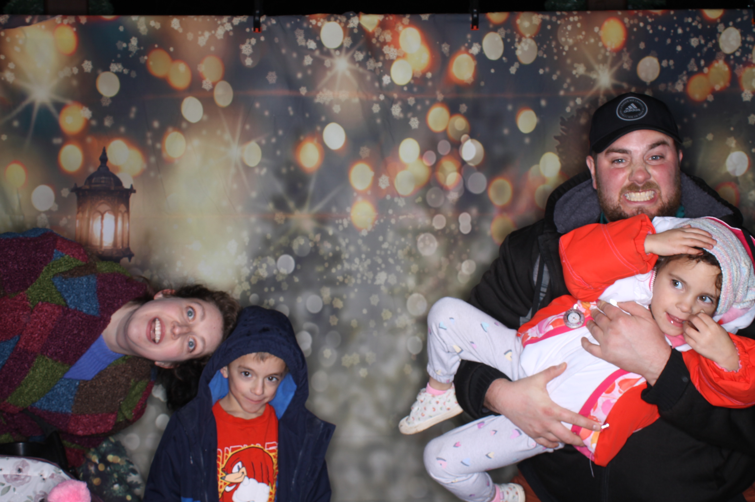 Newtown Winterfest | View more photos from the event at gallery.photoboothcincy.com/u/PhotoBoothCincy/Newtown-Winterfest