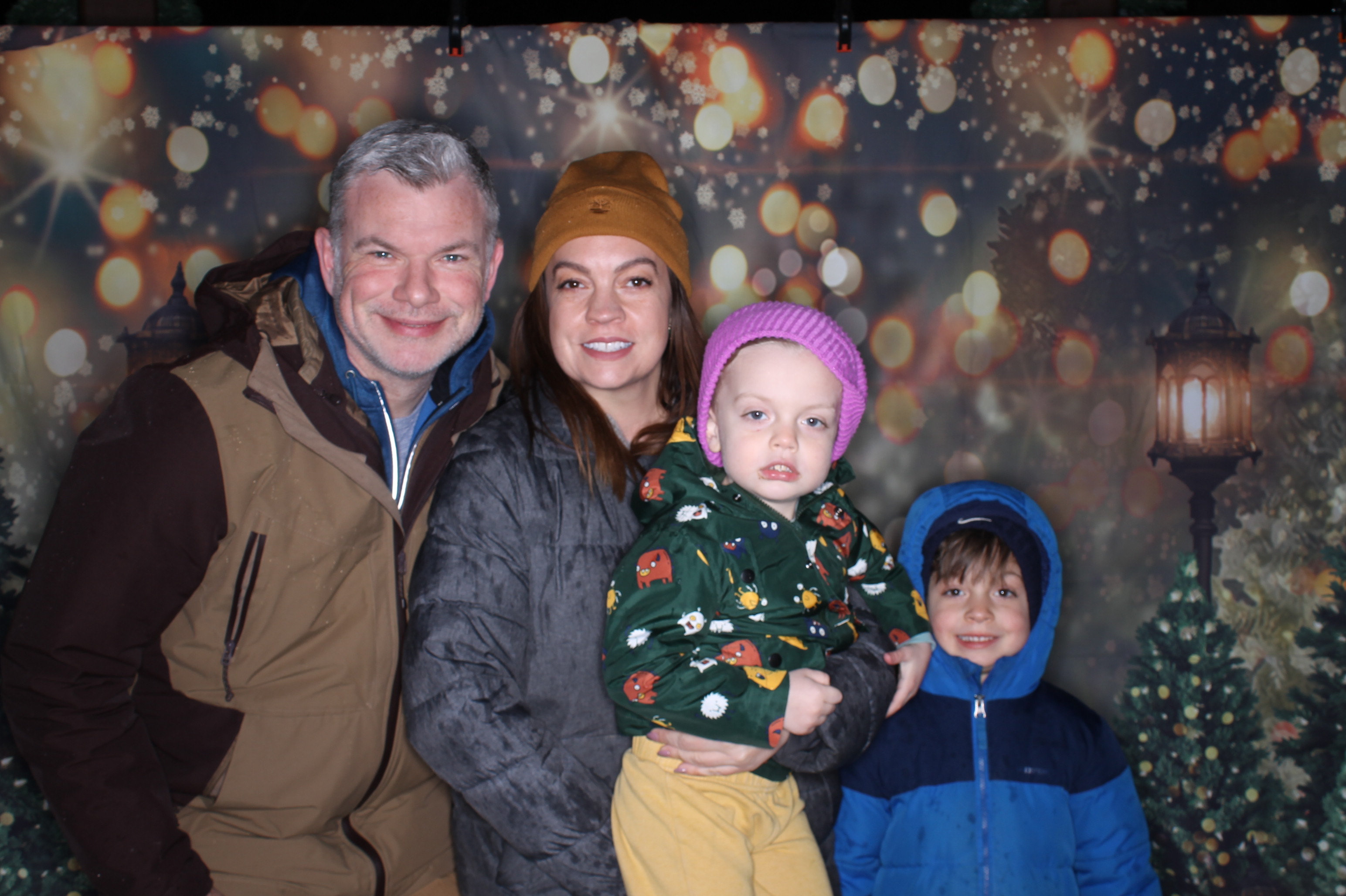 Newtown Winterfest | View more photos from the event at gallery.photoboothcincy.com/u/PhotoBoothCincy/Newtown-Winterfest