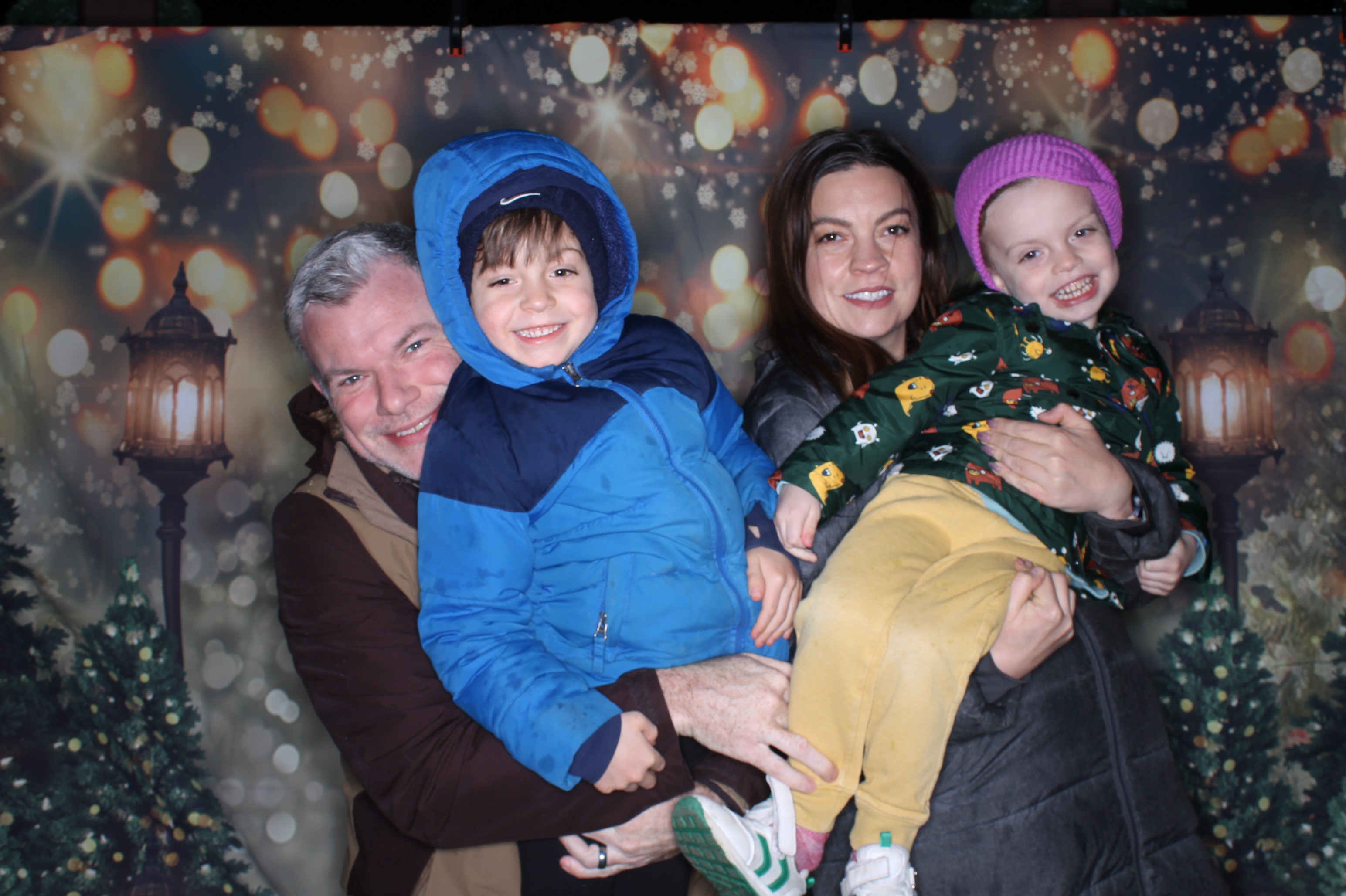 Newtown Winterfest | View more photos from the event at gallery.photoboothcincy.com/u/PhotoBoothCincy/Newtown-Winterfest