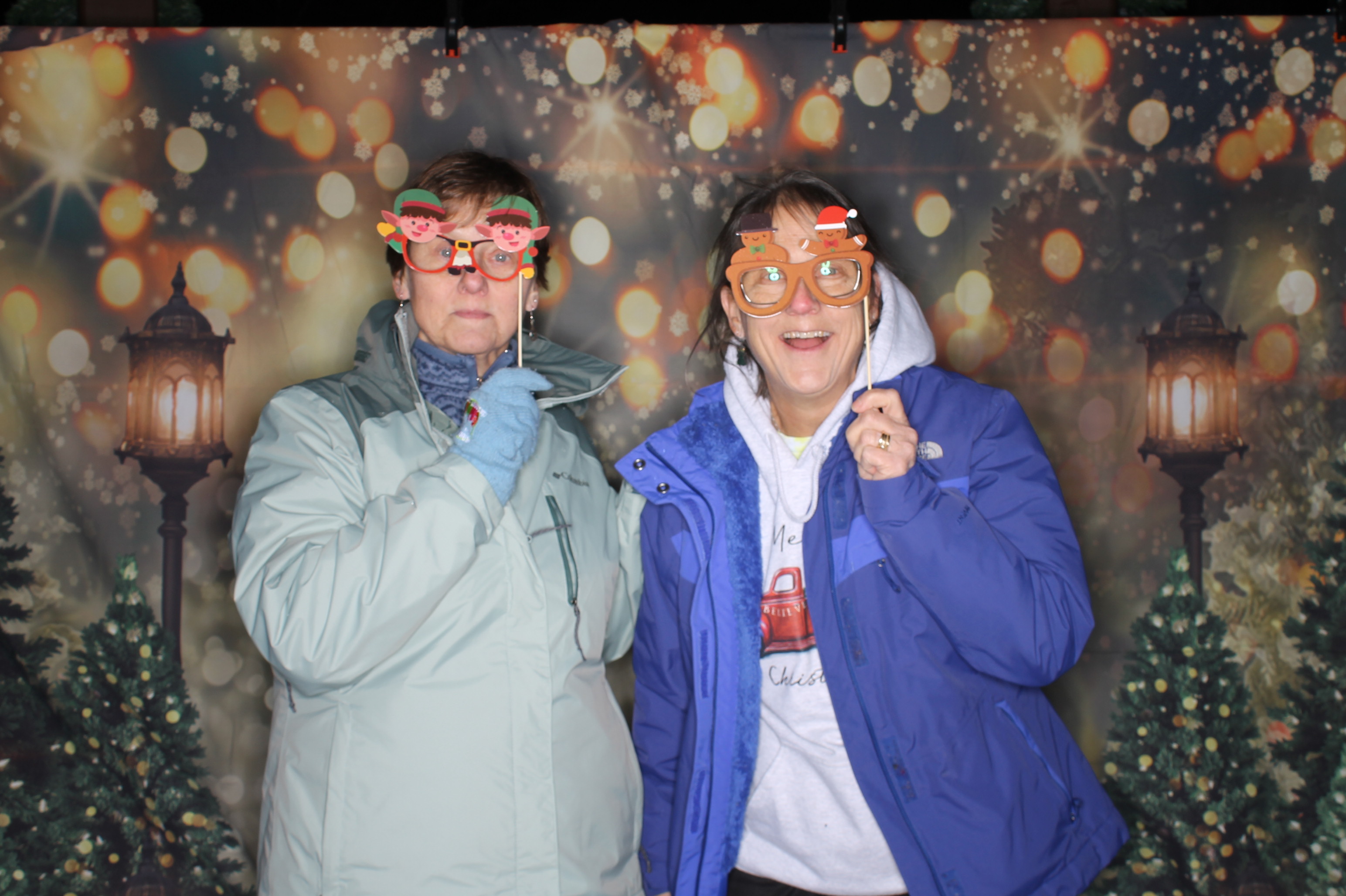 Newtown Winterfest | View more photos from the event at gallery.photoboothcincy.com/u/PhotoBoothCincy/Newtown-Winterfest
