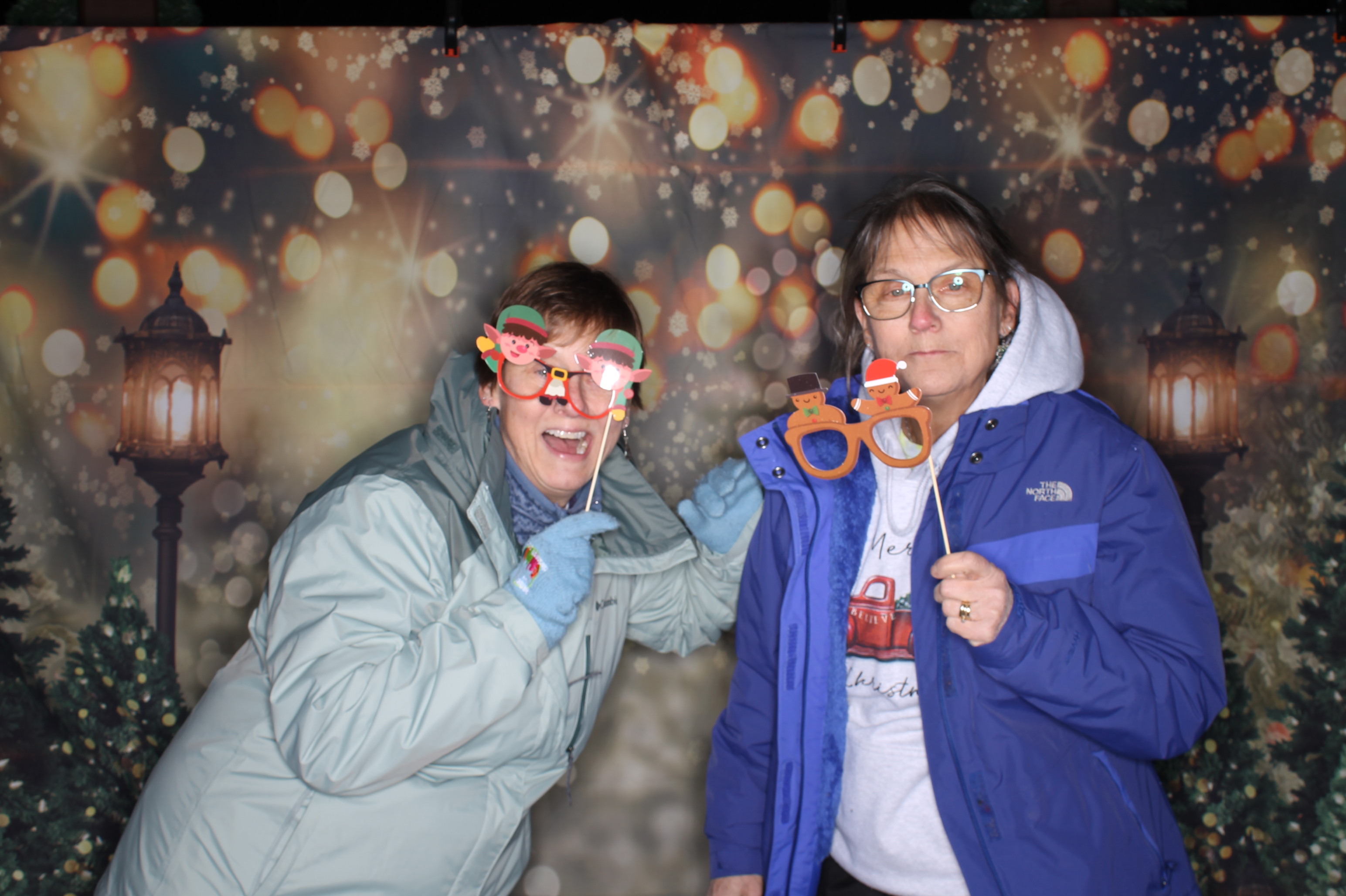 Newtown Winterfest | View more photos from the event at gallery.photoboothcincy.com/u/PhotoBoothCincy/Newtown-Winterfest
