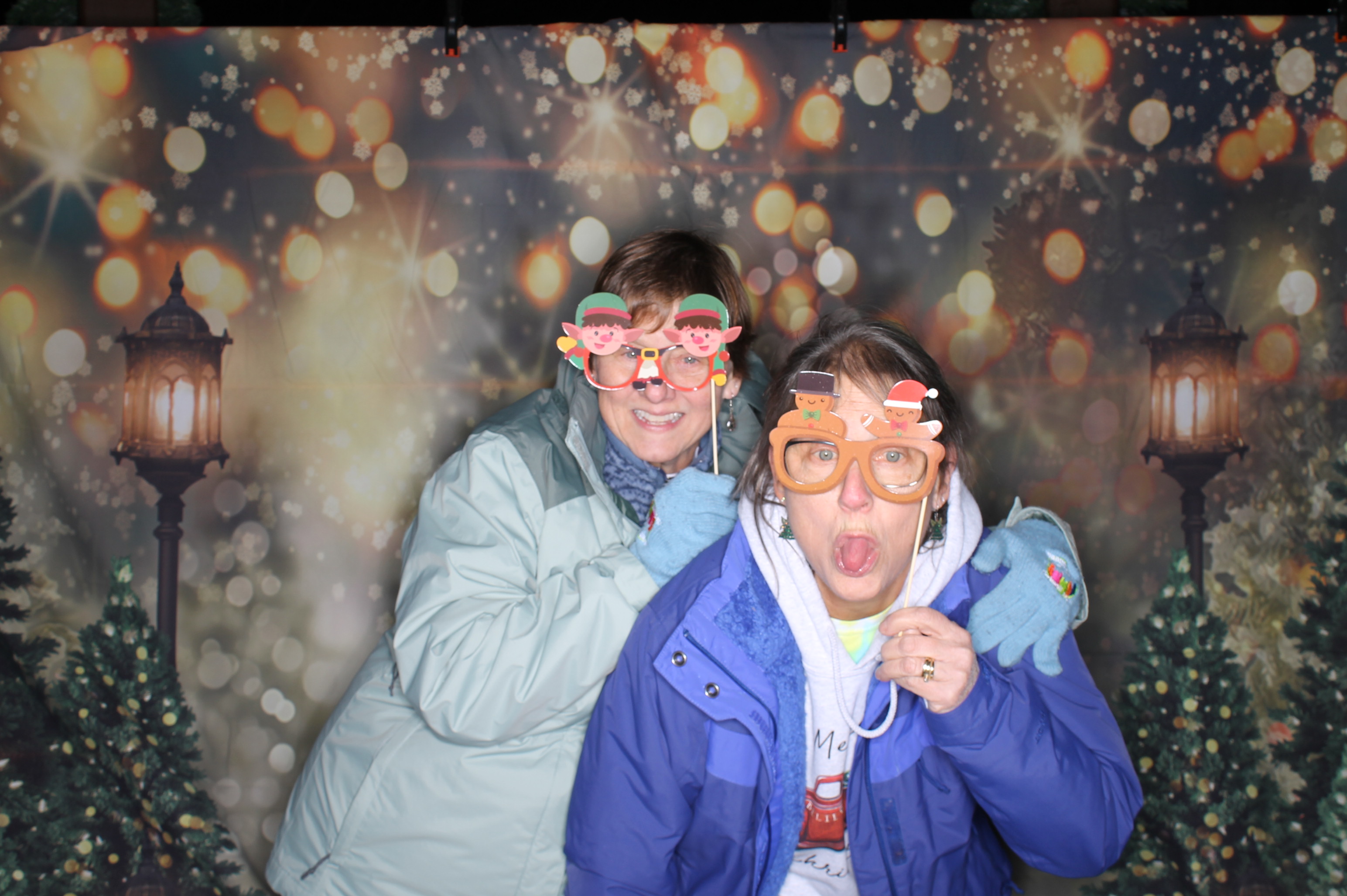 Newtown Winterfest | View more photos from the event at gallery.photoboothcincy.com/u/PhotoBoothCincy/Newtown-Winterfest