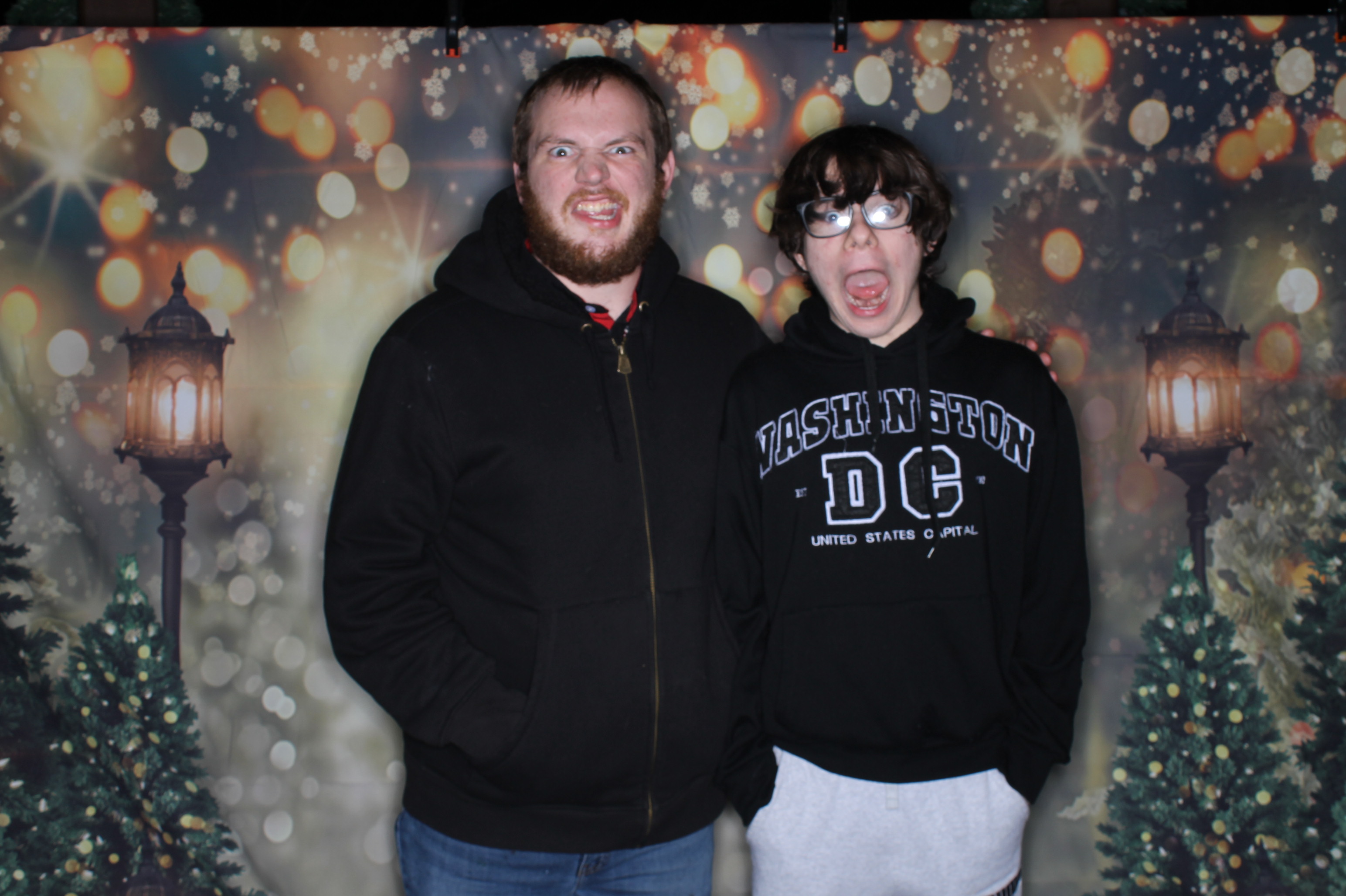 Newtown Winterfest | View more photos from the event at gallery.photoboothcincy.com/u/PhotoBoothCincy/Newtown-Winterfest
