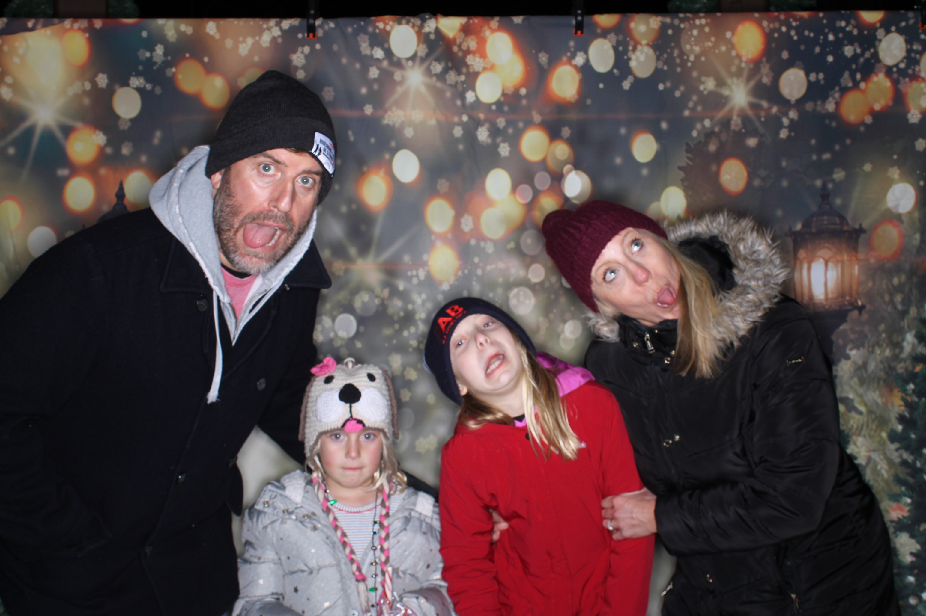 Newtown Winterfest | View more photos from the event at gallery.photoboothcincy.com/u/PhotoBoothCincy/Newtown-Winterfest