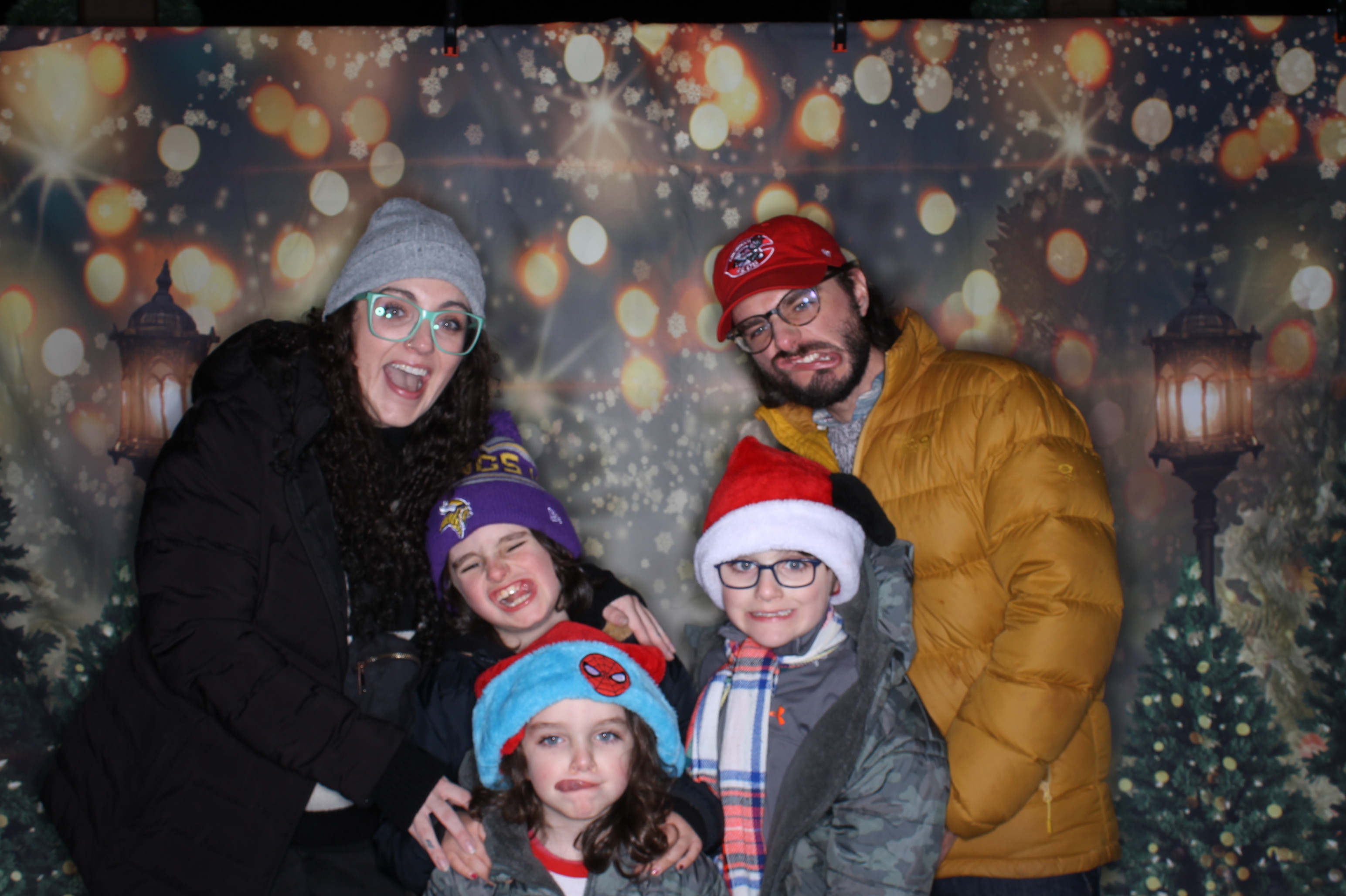 Newtown Winterfest | View more photos from the event at gallery.photoboothcincy.com/u/PhotoBoothCincy/Newtown-Winterfest