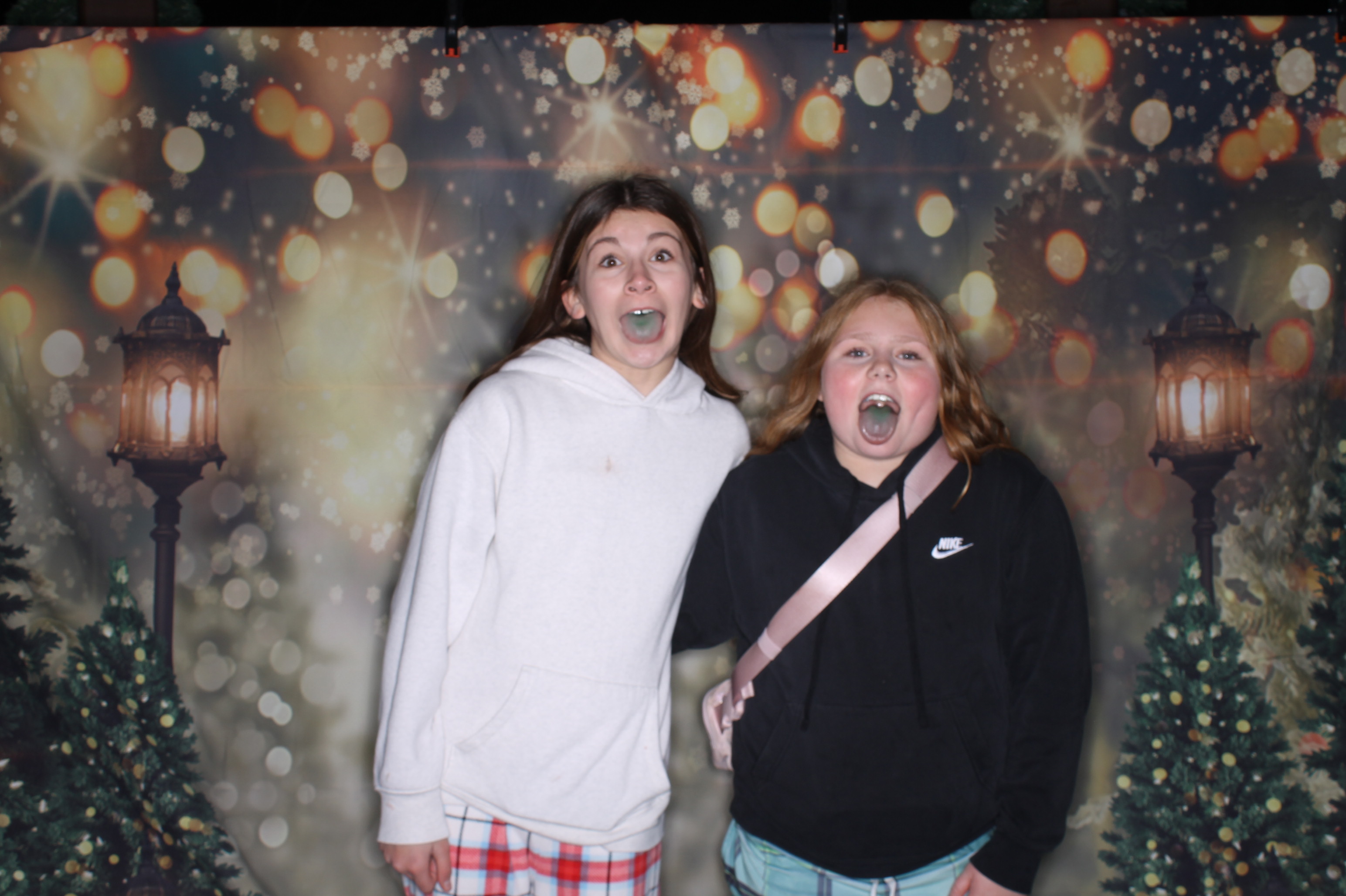 Newtown Winterfest | View more photos from the event at gallery.photoboothcincy.com/u/PhotoBoothCincy/Newtown-Winterfest