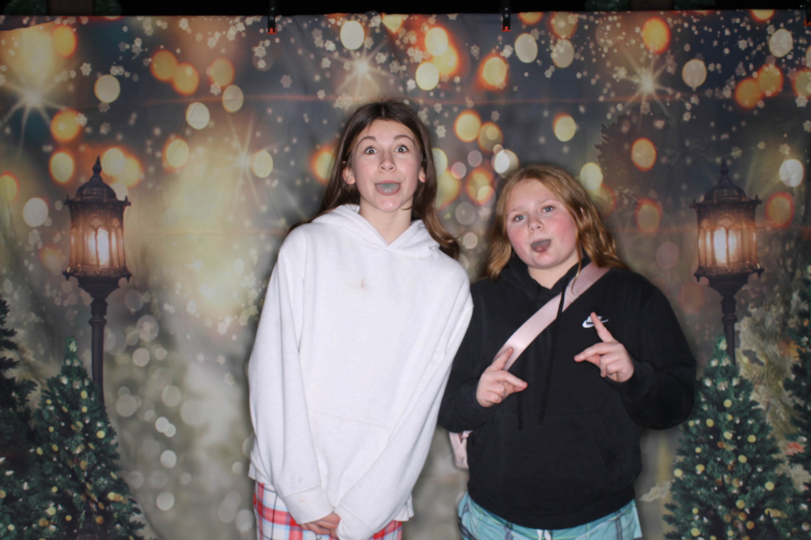 Newtown Winterfest | View more photos from the event at gallery.photoboothcincy.com/u/PhotoBoothCincy/Newtown-Winterfest